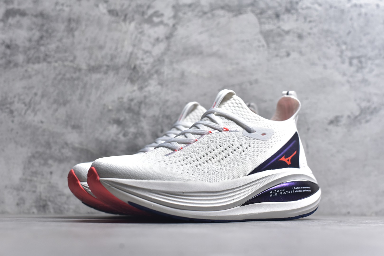 图片[2]-#Mizuno Neo Vista Y2K柔软舒适减震耐磨支撑 低帮休闲跑步鞋 男女同款 美津浓（Mizuno）是日本美津浓株式会社于1906年创立的运动品牌，经过一个多世纪的不断努力现已成为世界著名的运动器具、服装和鞋类生产商。美津浓力求服务于各类运动项目，并竭力使运动生活更加愉快和振奋。产品种类齐全，覆盖几乎全部主要运动项目，达到30万多个品类。尺码：36 36.5 37.5 38 38.5 39 40 40.5 41 42 42.5 43 44 44.5 45-选品中心