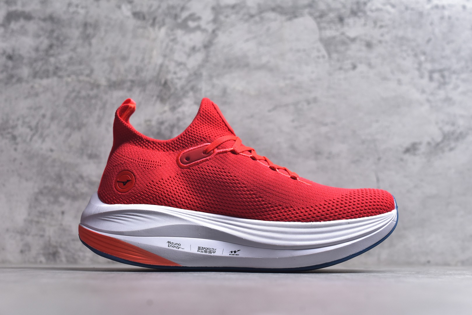 图片[3]-#Mizuno Neo Vista Y2K柔软舒适减震耐磨支撑 低帮休闲跑步鞋 男女同款 美津浓（Mizuno）是日本美津浓株式会社于1906年创立的运动品牌，经过一个多世纪的不断努力现已成为世界著名的运动器具、服装和鞋类生产商。美津浓力求服务于各类运动项目，并竭力使运动生活更加愉快和振奋。产品种类齐全，覆盖几乎全部主要运动项目，达到30万多个品类。尺码：36 36.5 37.5 38 38.5 39 40 40.5 41 42 42.5 43 44 44.5 45-选品中心