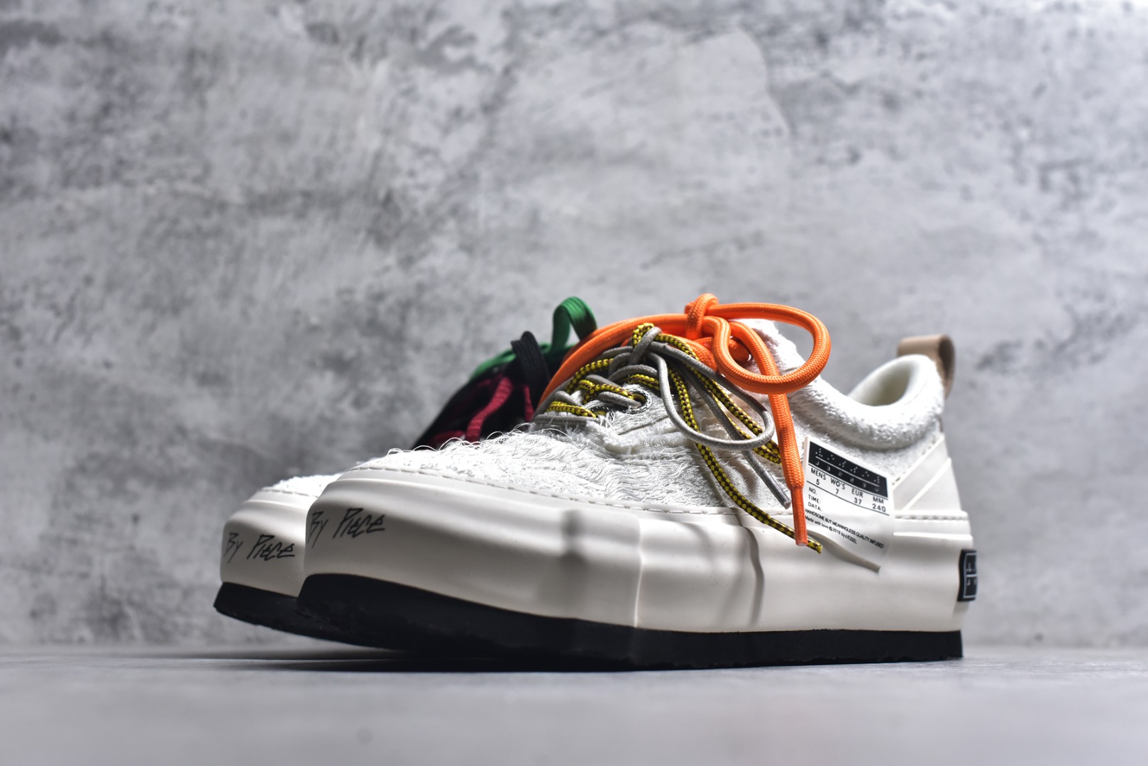 图片[2]-#VESSEL x Snowflake 吴建豪联名 雪花酥厚底增高休闲板鞋 Whihe #5cm隐形厚底暗藏心机，显高显腿长，3M反光条暗藏Sneakerhead彩蛋，夜行自带Focus光效，软糯奶霜包裹鞋身，温柔狙击少女心 尺码：35 36 37 38 39 40 41 42 43 44 45-选品中心