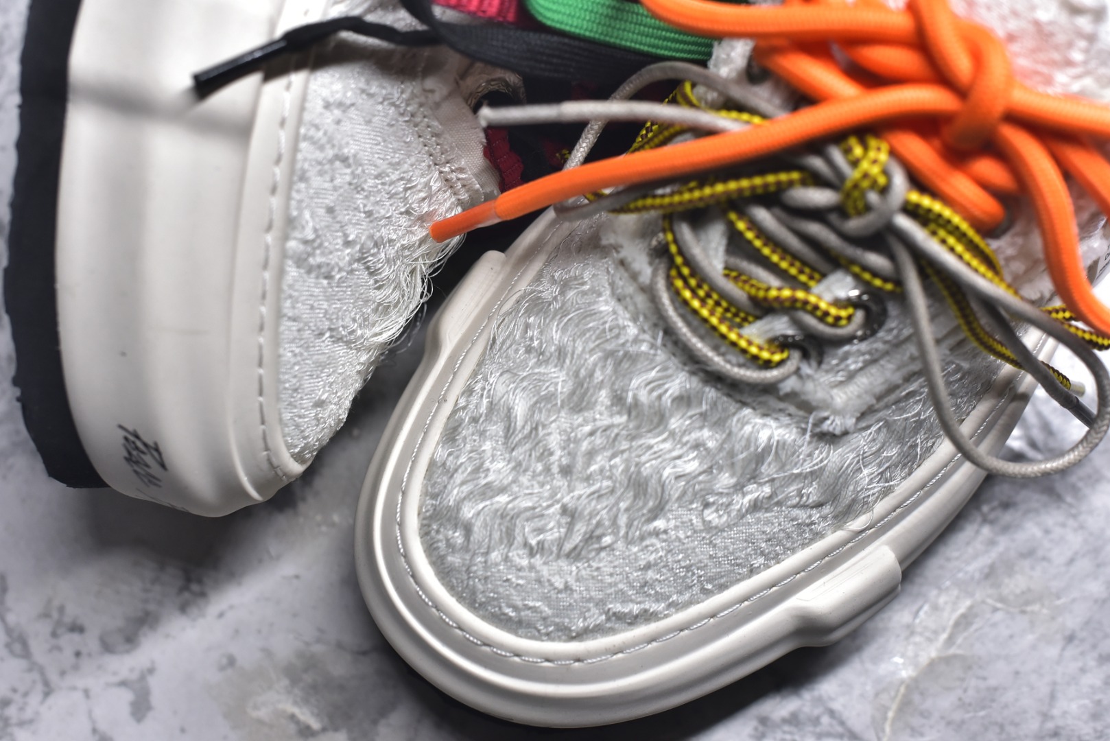 图片[8]-#VESSEL x Snowflake 吴建豪联名 雪花酥厚底增高休闲板鞋 Whihe #5cm隐形厚底暗藏心机，显高显腿长，3M反光条暗藏Sneakerhead彩蛋，夜行自带Focus光效，软糯奶霜包裹鞋身，温柔狙击少女心 尺码：35 36 37 38 39 40 41 42 43 44 45-选品中心