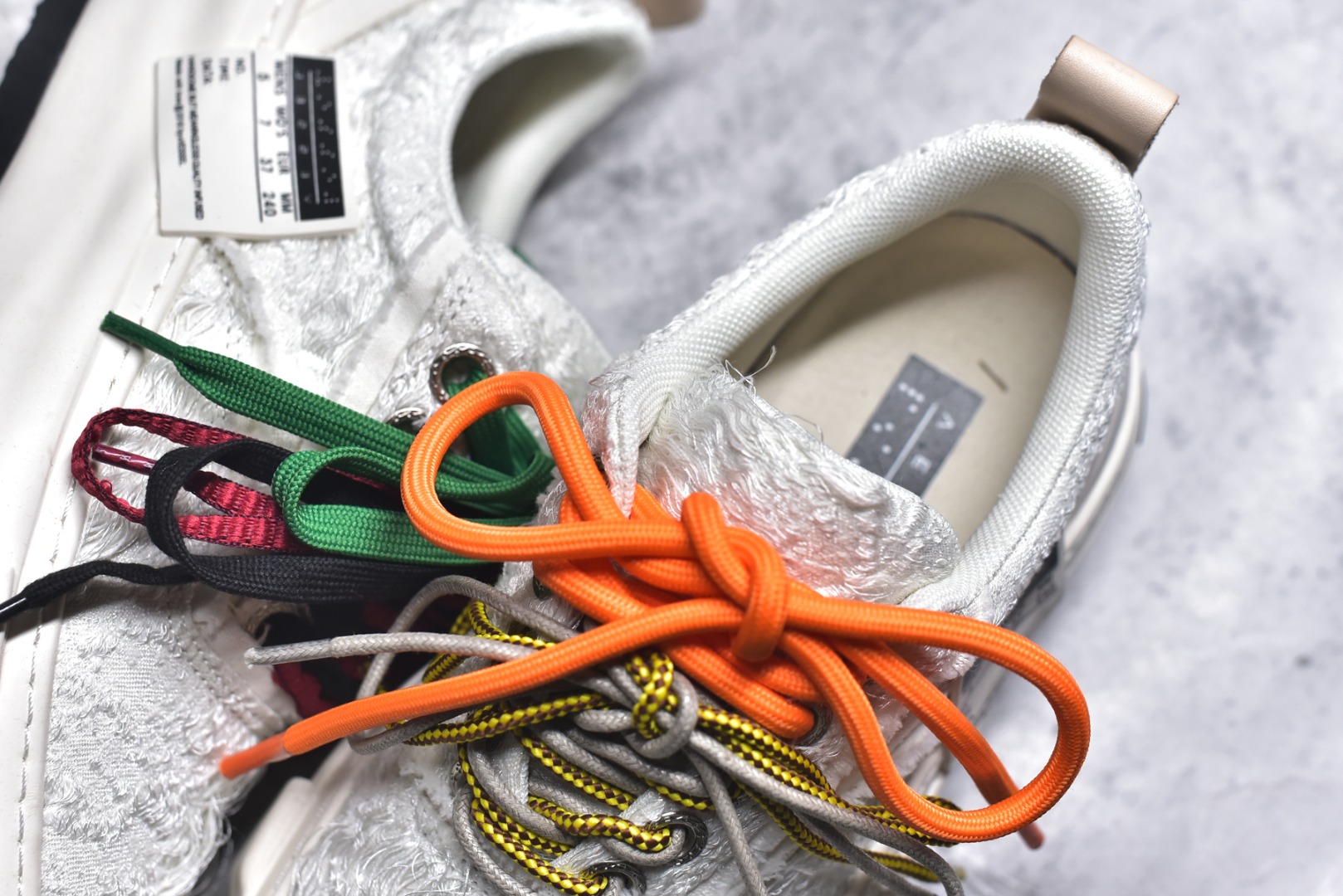 图片[9]-#VESSEL x Snowflake 吴建豪联名 雪花酥厚底增高休闲板鞋 Whihe #5cm隐形厚底暗藏心机，显高显腿长，3M反光条暗藏Sneakerhead彩蛋，夜行自带Focus光效，软糯奶霜包裹鞋身，温柔狙击少女心 尺码：35 36 37 38 39 40 41 42 43 44 45-选品中心