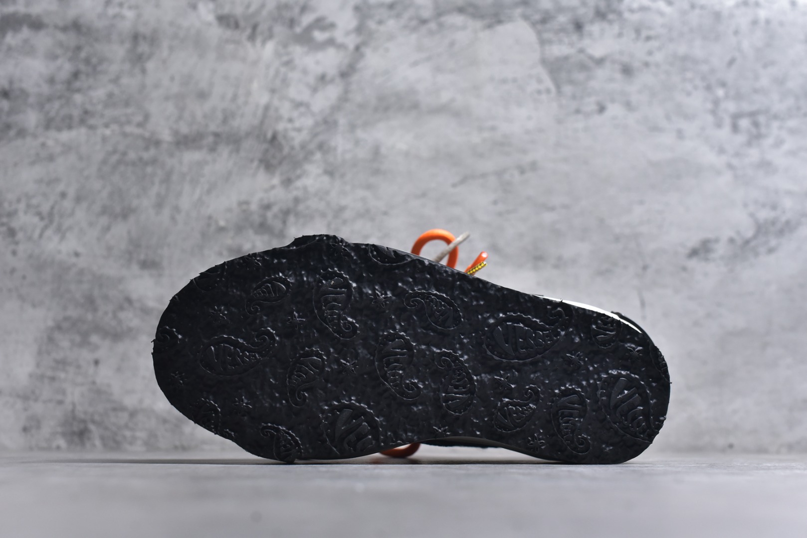 图片[6]-#VESSEL x Snowflake 吴建豪联名 雪花酥厚底增高休闲板鞋 Whihe #5cm隐形厚底暗藏心机，显高显腿长，3M反光条暗藏Sneakerhead彩蛋，夜行自带Focus光效，软糯奶霜包裹鞋身，温柔狙击少女心 尺码：35 36 37 38 39 40 41 42 43 44 45-选品中心