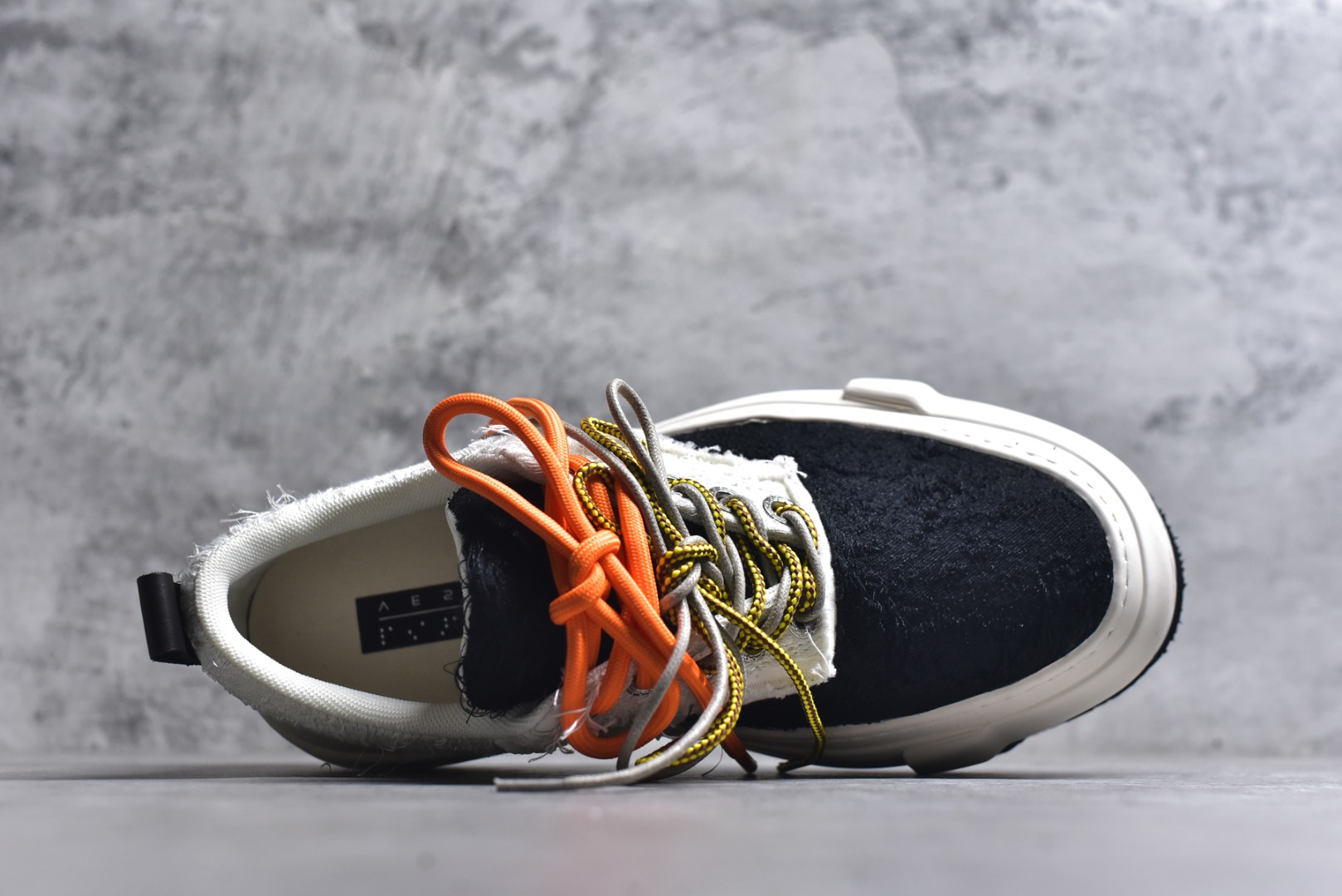 图片[4]-#VESSEL x Snowflake 吴建豪联名 雪花酥厚底增高休闲板鞋 Whihe #5cm隐形厚底暗藏心机，显高显腿长，3M反光条暗藏Sneakerhead彩蛋，夜行自带Focus光效，软糯奶霜包裹鞋身，温柔狙击少女心 尺码：35 36 37 38 39 40 41 42 43 44 45-选品中心