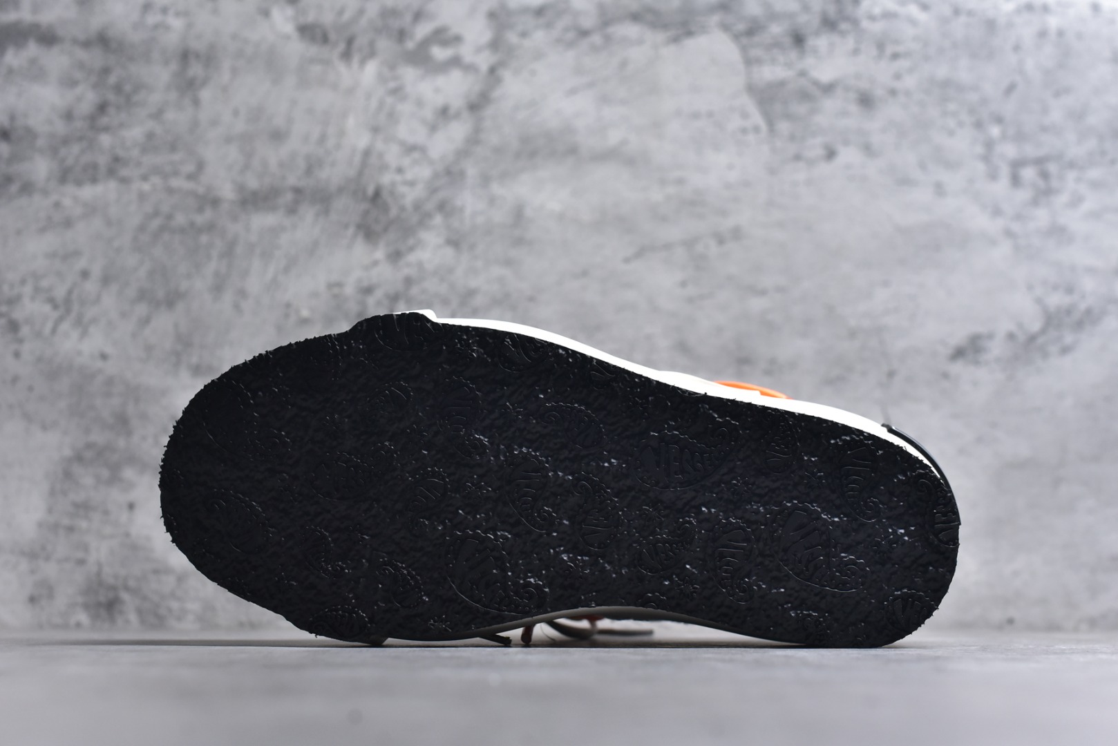 图片[6]-#VESSEL x Snowflake 吴建豪联名 雪花酥厚底增高休闲板鞋 Whihe #5cm隐形厚底暗藏心机，显高显腿长，3M反光条暗藏Sneakerhead彩蛋，夜行自带Focus光效，软糯奶霜包裹鞋身，温柔狙击少女心 尺码：35 36 37 38 39 40 41 42 43 44 45-选品中心