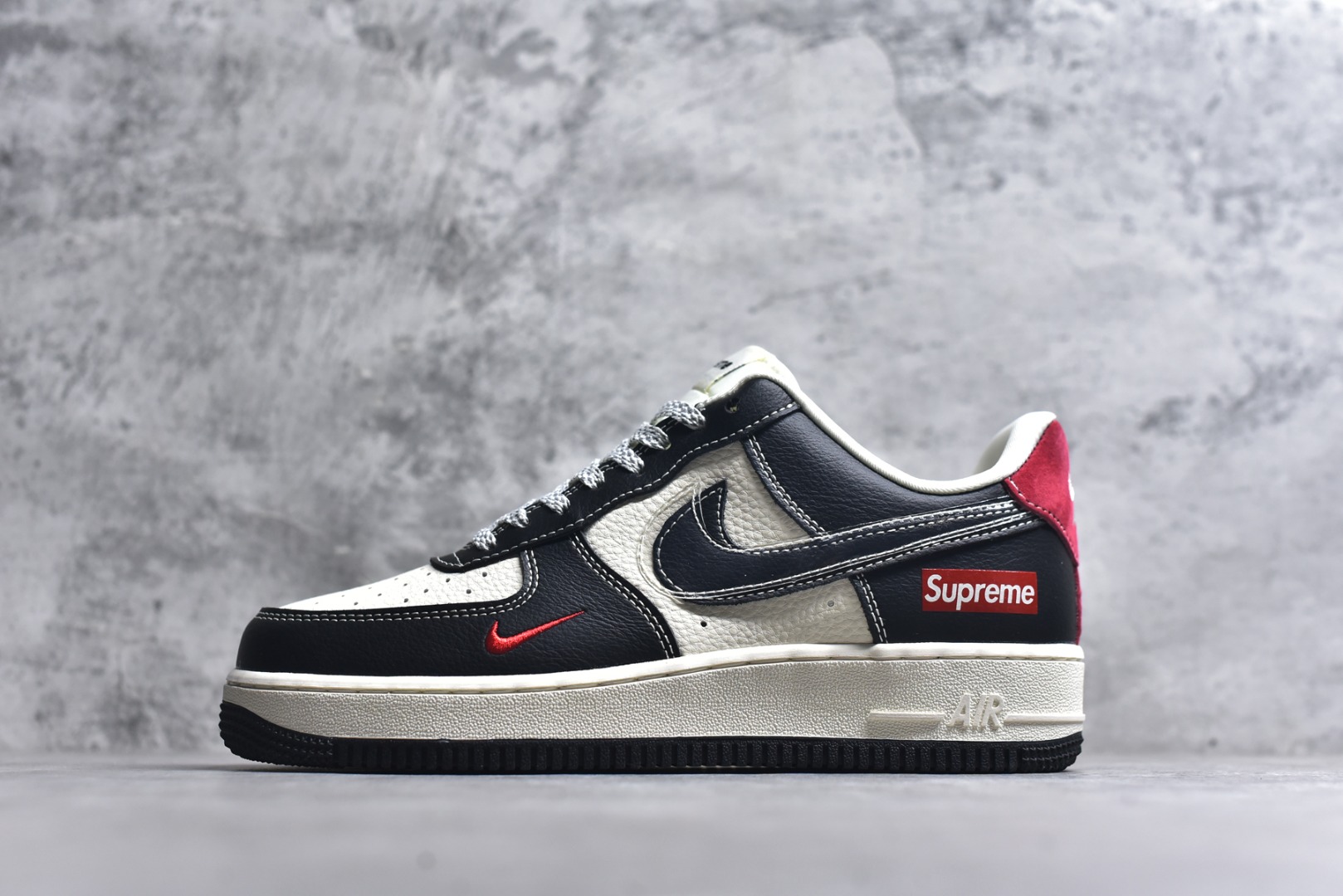 #海外限量发售！公司级NIke Air Force 1 \'07 Low “Supreme联名-米黑红TPU”空军一号 低帮 运动鞋 休闲鞋 折边针车 工艺难度大 原楦头原纸板 原装鞋盒 定制五金配件 内置全掌气垫 原厂鞋底 货号：DF0188-106 尺码：36 36.5 37.5 38 38.5 39 40 40.5 41 42 42.5 43 44 44.5 45-选品中心