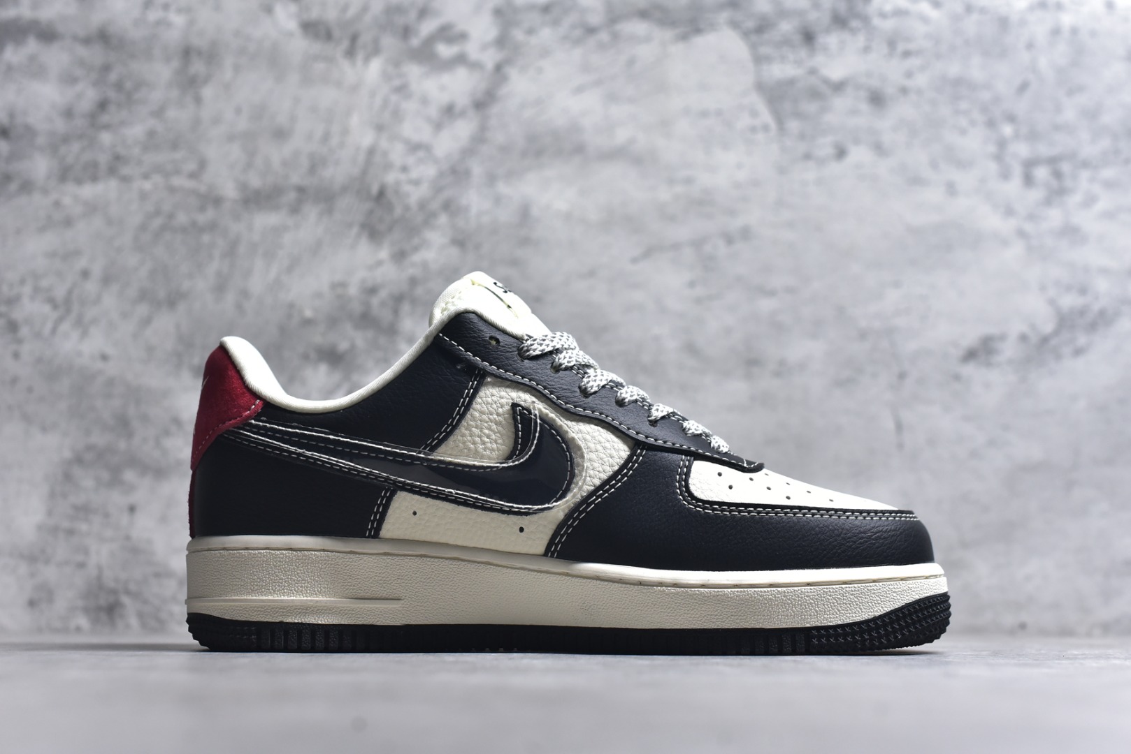 图片[3]-#海外限量发售！公司级NIke Air Force 1 \’07 Low “Supreme联名-米黑红TPU”空军一号 低帮 运动鞋 休闲鞋 折边针车 工艺难度大 原楦头原纸板 原装鞋盒 定制五金配件 内置全掌气垫 原厂鞋底 货号：DF0188-106 尺码：36 36.5 37.5 38 38.5 39 40 40.5 41 42 42.5 43 44 44.5 45-选品中心
