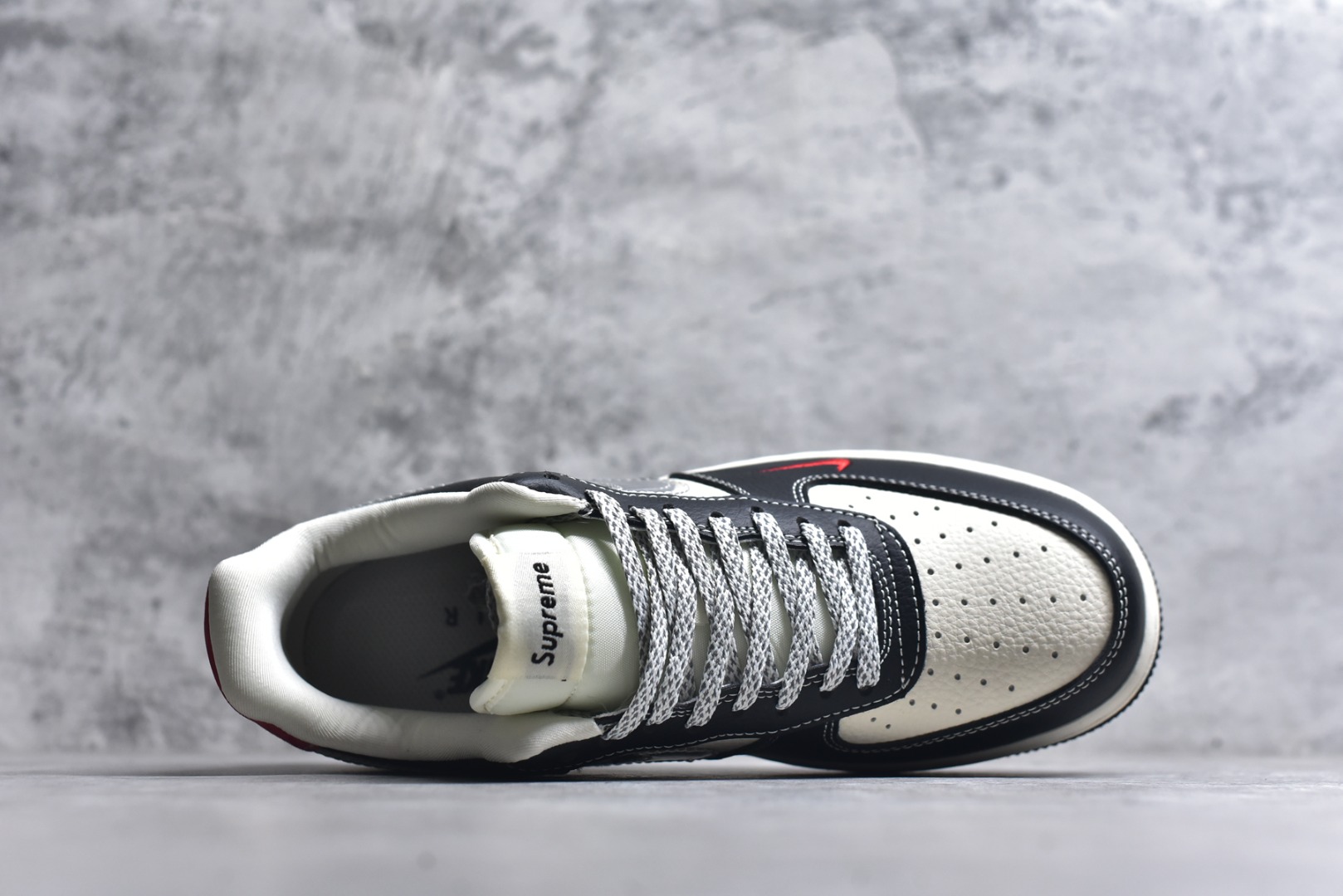 图片[4]-#海外限量发售！公司级NIke Air Force 1 \’07 Low “Supreme联名-米黑红TPU”空军一号 低帮 运动鞋 休闲鞋 折边针车 工艺难度大 原楦头原纸板 原装鞋盒 定制五金配件 内置全掌气垫 原厂鞋底 货号：DF0188-106 尺码：36 36.5 37.5 38 38.5 39 40 40.5 41 42 42.5 43 44 44.5 45-选品中心