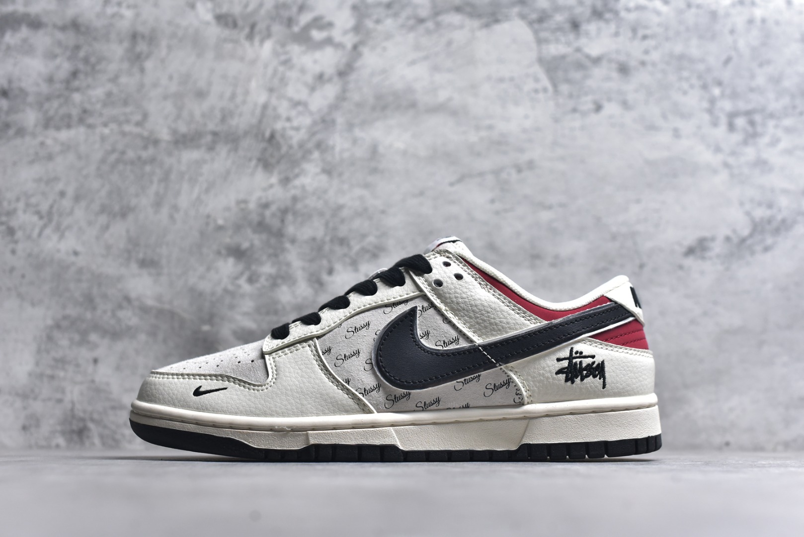 #Nike SB Dunk Low“ 斯图西联名——米黑勾银边” 周年高端定制 低帮休闲板鞋 定制鞋盒 大厂纯原品质出货 超高清洁度 皮料切割干净无任何毛边 细节完美 货号：XX3168-306 尺码：36 36.5 37.5 38 38.5 39 40 40.5 41 42 42.5 43 44 44.5 45-选品中心