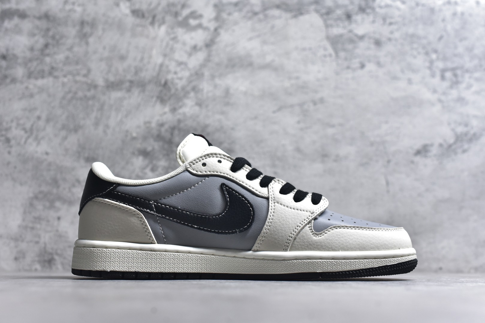 图片[3]-#Travis Scott x Jordan 1 Low LV联名-LOVE小猪佩奇 倒勾低帮休闲版本 原厂全头层皮 大厂纯原品质出货 纯正版型 定制鞋盒 皮料切割干净无任何毛边 细节完美 超高清洁度 货号：DZ2688-005 尺码：36 36.5 37.5 38 38.5 39 40 40.5 41 42 42.5 43 44 44.5 45-选品中心