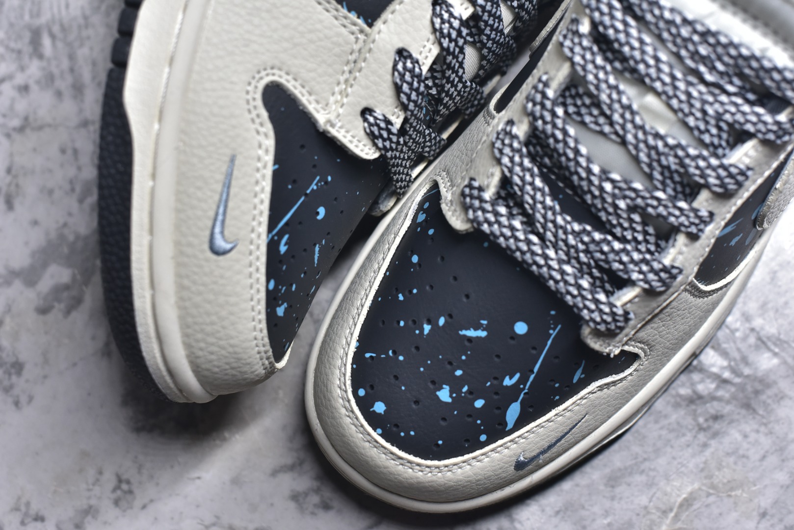 图片[8]-#海外爆款限量发售！高端定制Nike SB Dunk Low “巴黎世家联名——米白蓝双沟” 高端定制 低帮休闲板鞋 定制鞋盒 大厂纯原品质出货 超高清洁度 皮料切割干净无任何毛边 细节完美 货号：DD1988-007 尺码：36 36.5 37.5 38 38.5 39 40 40.5 41 42 42.5 43 44 44.5 45-选品中心