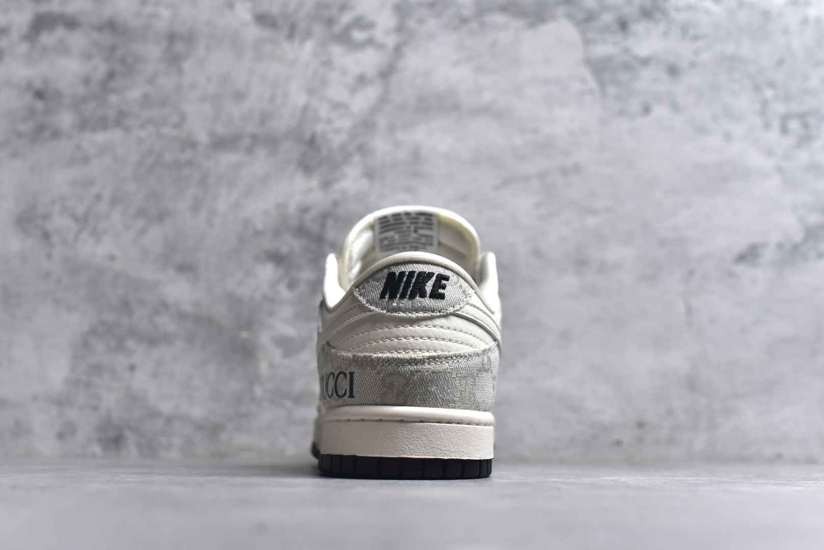 图片[5]-#海外爆款限量发售！Nike SB Dunk Low“ 古驰联名—米黑牛仔布” 周年高端定制 低帮休闲板鞋 定制鞋盒 大厂纯原品质出货 超高清洁度 皮料切割干净无任何毛边 细节完美 货号：JP1628-077 尺码：36 36.5 37.5 38 38.5 39 40 40.5 41 42 42.5 43 44 44.5 45-选品中心