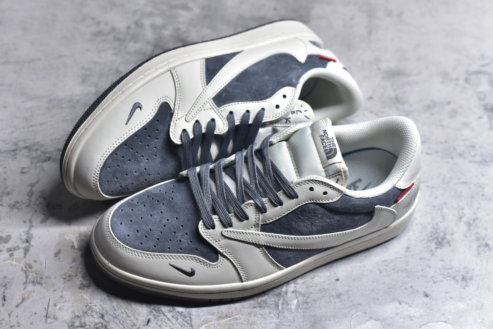 图片[7]-#海外爆款限量发售！Nike Jordan Air Jordan倒勾 “ 北面三方联名——米灰猪八革” 高端定制 低帮 复古 减震 防滑 耐磨 篮球鞋 定制鞋盒 大厂纯原品质出货 超高清洁度 皮料切割干净无任何毛边 细节完美 货号：DM7866-126 尺码：36 36.5 37.5 38 38.5 39 40 40.5 41 42 42.5 43 44 44.5 45-选品中心