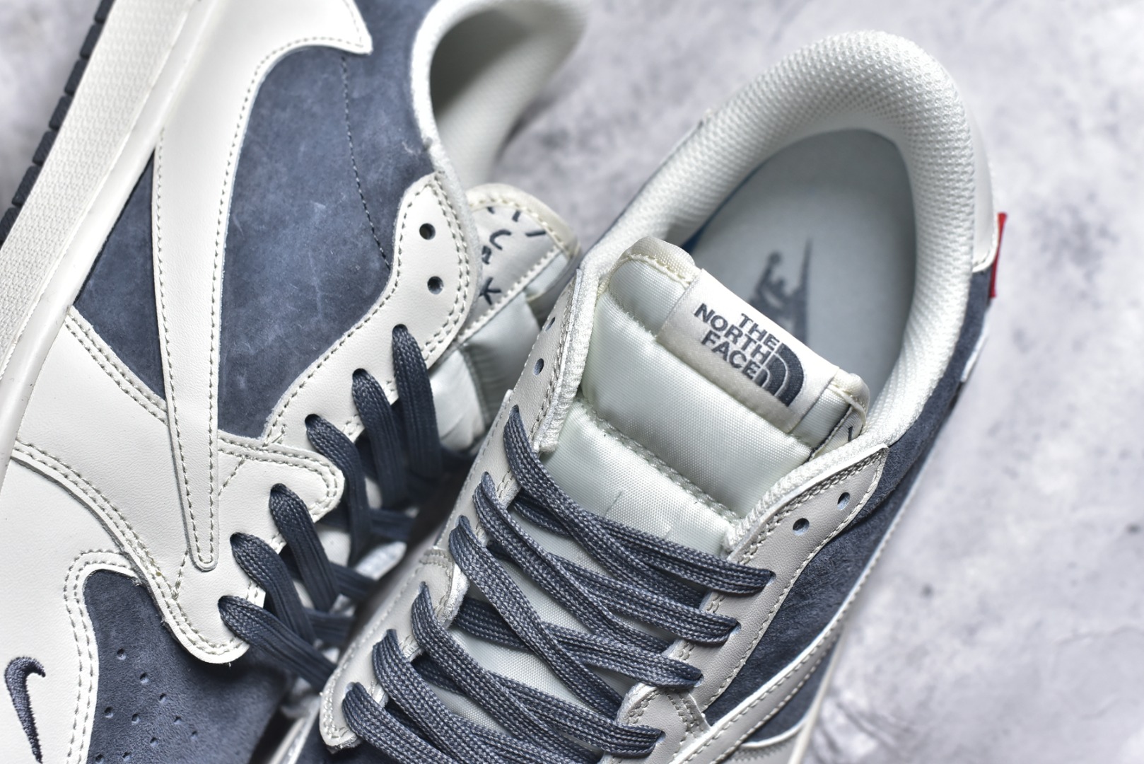 图片[9]-#海外爆款限量发售！Nike Jordan Air Jordan倒勾 “ 北面三方联名——米灰猪八革” 高端定制 低帮 复古 减震 防滑 耐磨 篮球鞋 定制鞋盒 大厂纯原品质出货 超高清洁度 皮料切割干净无任何毛边 细节完美 货号：DM7866-126 尺码：36 36.5 37.5 38 38.5 39 40 40.5 41 42 42.5 43 44 44.5 45-选品中心