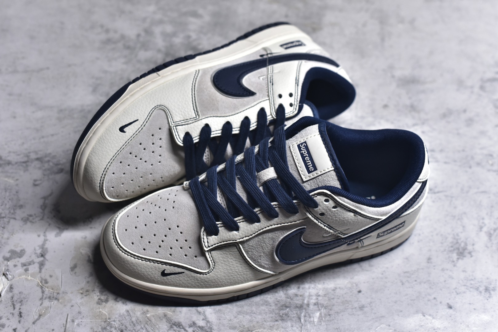 图片[7]-#Nk SB Dunk Low Supreme联名-米蓝双小勾 周年高端定制 低帮休闲板鞋 XX3168-301 #定制鞋盒 大厂纯原品质出货 超高清洁度 皮料切割干净无任何毛边 细节完美 尺码：36 36.5 37.5 38 38.5 39 40 40.5 41 42 42.5 43 44 44.5 45 9.E5-选品中心