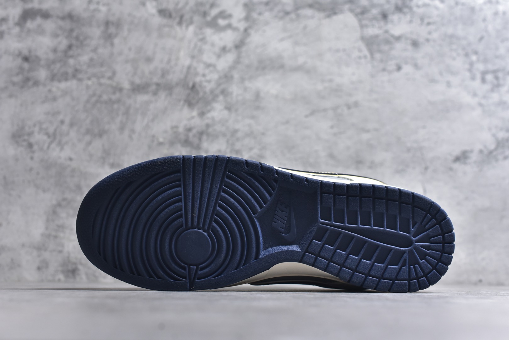 图片[6]-#海外爆款限量发售！Nike SB Dunk Low“ xiaomi联名——寒武岩灰” 周年高端定制 低帮休闲板鞋 定制鞋盒 大厂纯原品质出货 超高清洁度 皮料切割干净无任何毛边 细节完美 货号：XX3168-202 尺码：36 36.5 37.5 38 38.5 39 40 40.5 41 42 42.5 43 44 44.5 45-选品中心