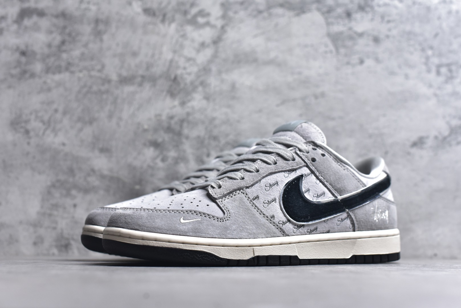 图片[2]-#Nk SB Dunk Low 斯图西联名-黑勾英文 周年高端定制 低帮休闲板鞋 XX3168-069 #定制鞋盒 大厂纯原品质出货 超高清洁度 皮料切割干净无任何毛边 细节完美 尺码：36 36.5 37.5 38 38.5 39 40 40.5 41 42 42.5 43 44 44.5 45 9.E5-选品中心