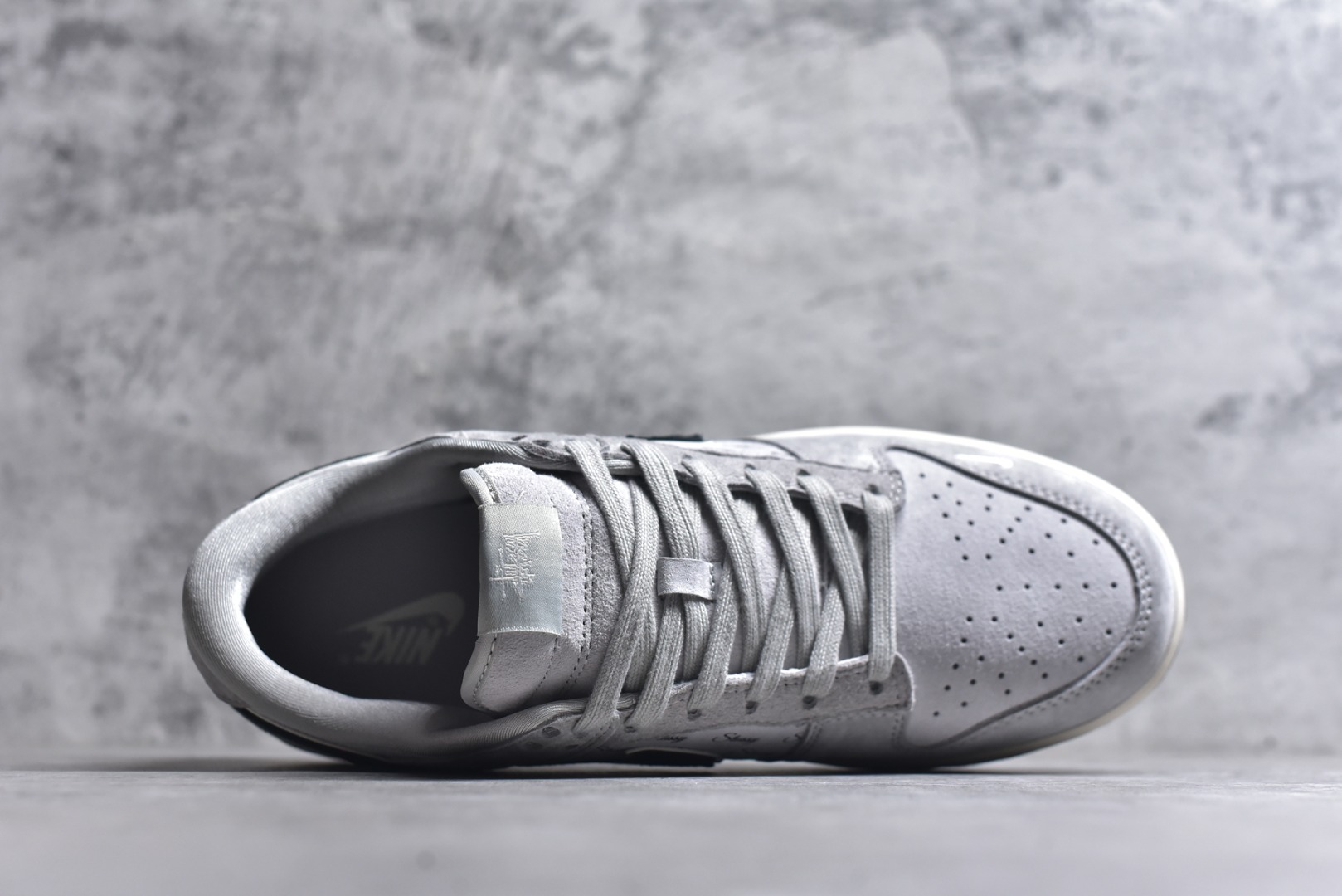 图片[4]-#Nk SB Dunk Low 斯图西联名-黑勾英文 周年高端定制 低帮休闲板鞋 XX3168-069 #定制鞋盒 大厂纯原品质出货 超高清洁度 皮料切割干净无任何毛边 细节完美 尺码：36 36.5 37.5 38 38.5 39 40 40.5 41 42 42.5 43 44 44.5 45 9.E5-选品中心