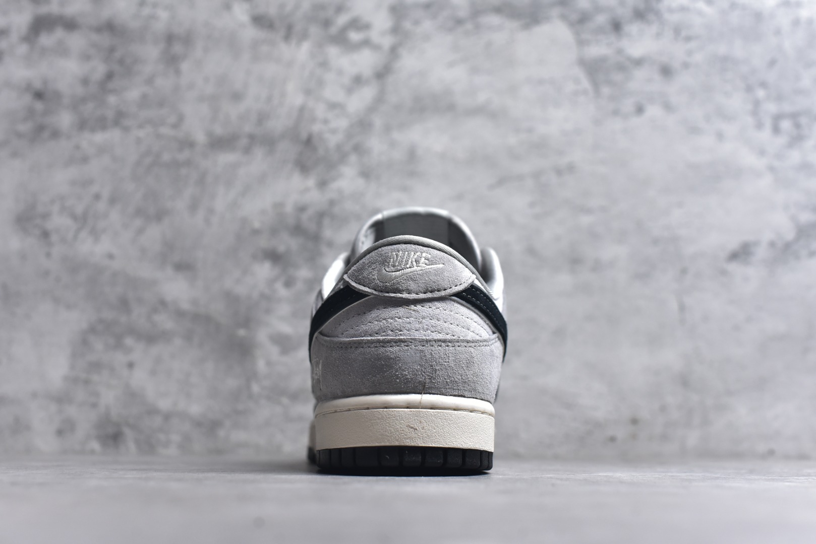 图片[5]-#Nk SB Dunk Low 斯图西联名-黑勾英文 周年高端定制 低帮休闲板鞋 XX3168-069 #定制鞋盒 大厂纯原品质出货 超高清洁度 皮料切割干净无任何毛边 细节完美 尺码：36 36.5 37.5 38 38.5 39 40 40.5 41 42 42.5 43 44 44.5 45 9.E5-选品中心