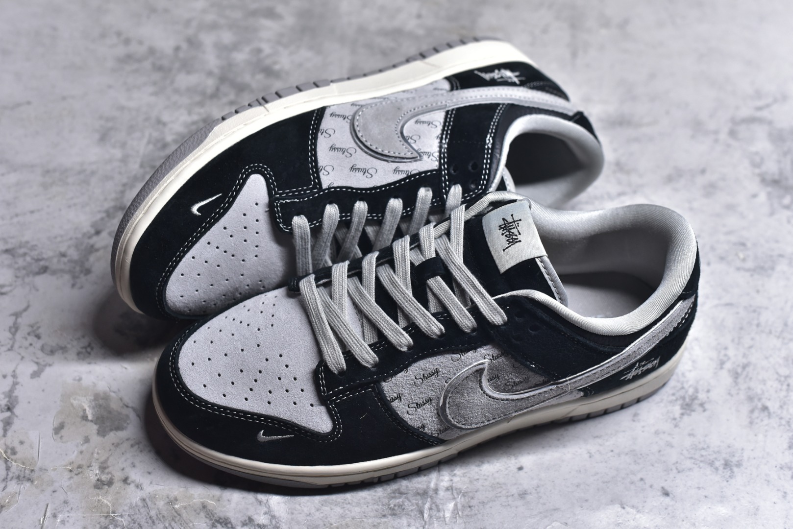 图片[7]-#Nk SB Dunk Low 斯图西联名-黑灰猪八英文 周年高端定制 低帮休闲板鞋 XX3168-008 #定制鞋盒 大厂纯原品质出货 超高清洁度 皮料切割干净无任何毛边 细节完美 尺码：36 36.5 37.5 38 38.5 39 40 40.5 41 42 42.5 43 44 44.5 45 9.E5-选品中心