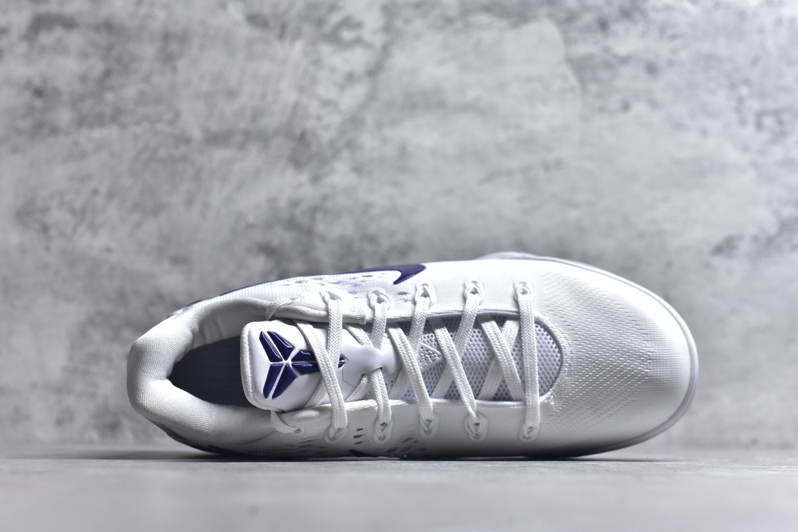 图片[4]-#灭世/Max NK Kobe 9 Low EM PE 科比九代舒适减震防滑低帮篮球鞋 白紫 IH1401-100 ✅原楦打造灵动版型 鞋头➕腰身➕后跟 360°无死角 ✅原厂工艺3层立体编织flyknit鞋面 厚度同步ZP吊打市场“纯原” ✅原厂碳板加持 立体感区分市场货品 ✅区分市场货品🌪过验级拉帮细节 ✅内置全新复刻版中底鞋垫 REACT缓震 密度增加抗衰减 ✅针对海外市场增加 47.5 满足精英选手实战需求 最强科9 灭世制造 用实力让情怀落地 👊🏻 尺码：39 40 40.5 41 42 42.5 43 44 44.5 45 46 47.5-选品中心