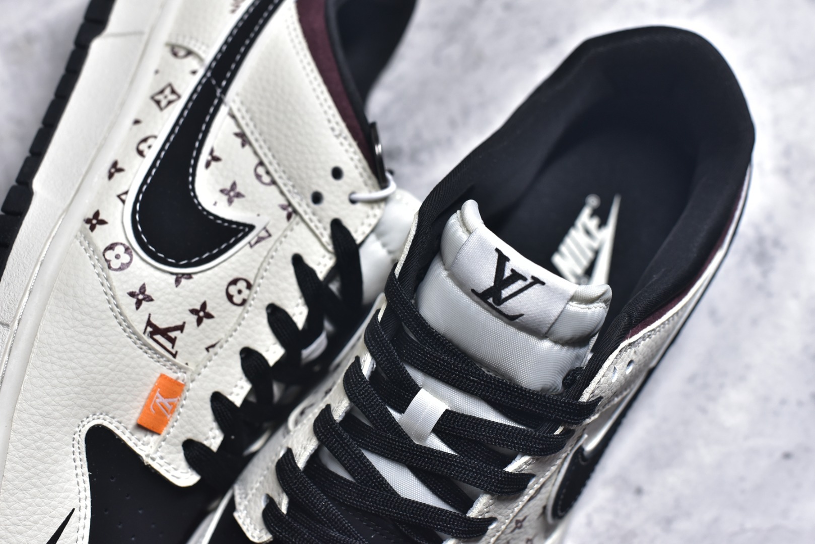 图片[9]-#海外爆款限量发售！Nike SB Dunk Low“ LV联名—米黑棕印花” 周年高端定制 低帮休闲板鞋 定制鞋盒 大厂纯原品质出货 超高清洁度 皮料切割干净无任何毛边 细节完美 货号：MN1688-105 尺码：36 36.5 37.5 38 38.5 39 40 40.5 41 42 42.5 43 44 44.5 45-选品中心