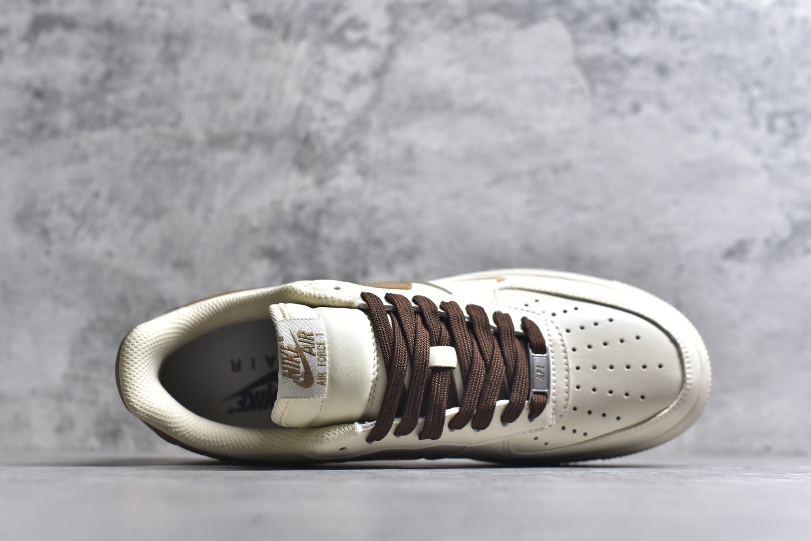 图片[4]-#海外限量发售！公司级NIke Air Force 1 \’07 Low 奶咖白棕三小勾 空军一号低帮 运动鞋 休闲鞋 折边针车 工艺难度大 原楦头原纸板 高端定制鞋盒 原厂鞋底 超高清洁度 细节完美 货号：NH0601-584 尺码：36 36.5 37.5 38 38.5 39 40 40.5 41 42 42.5 43 44 44.5 45-选品中心