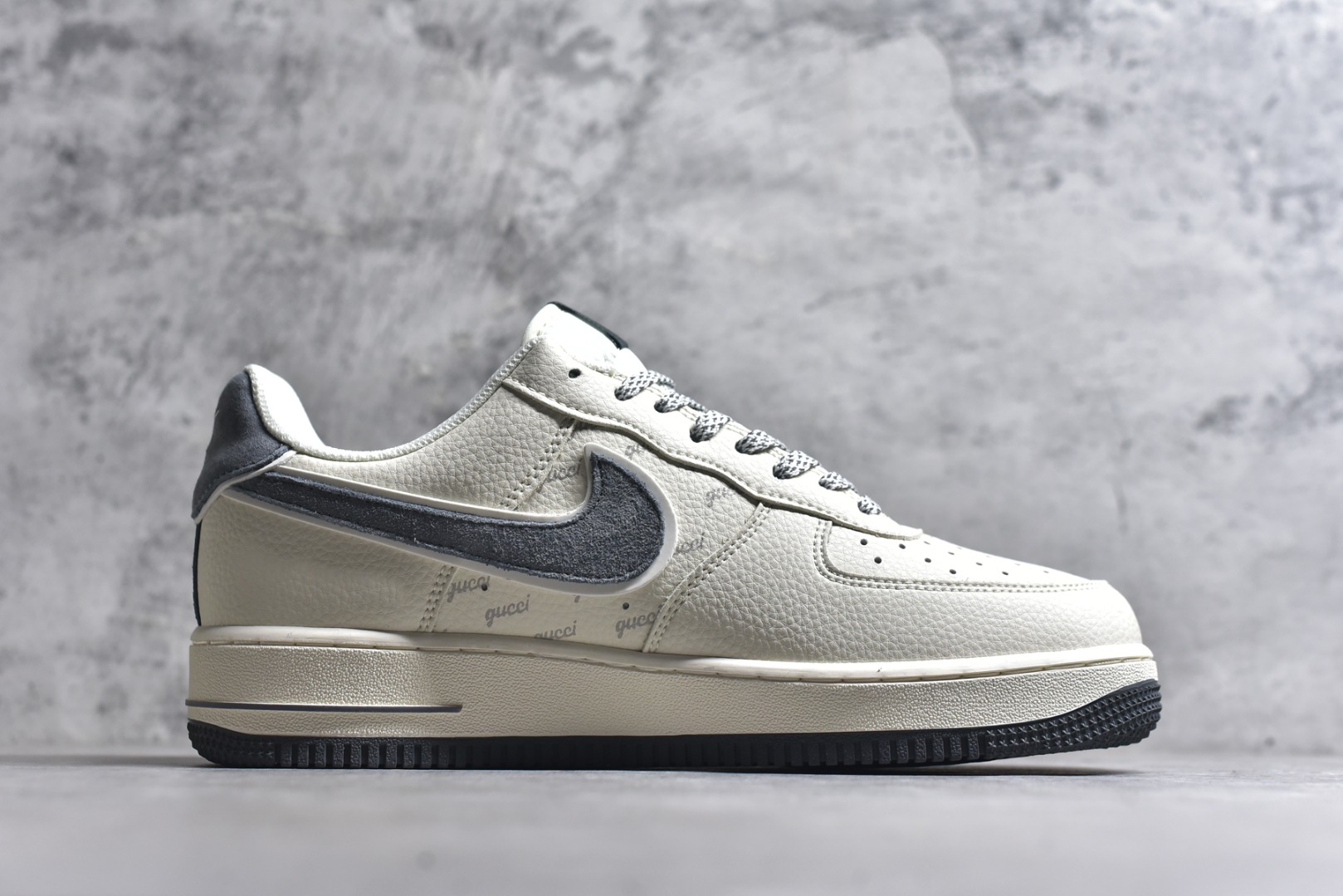 图片[3]-#海外限量发售！公司级NIke Air Force 1 \’07 Low “古驰联名-米灰猪八革”空军一号 低帮 运动鞋 休闲鞋 折边针车 工艺难度大 原楦头原纸板 原装鞋盒 定制五金配件 内置全掌气垫 原厂鞋底 货号：XL1982-330 尺码：36 36.5 37.5 38 38.5 39 40 40.5 41 42 42.5 43 44 44.5 45-选品中心