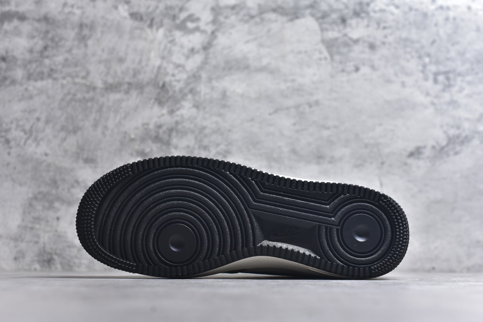 图片[6]-#Air Force 1 \’07 Low 阿基拉 原楦头原纸板 打造纯正空军版型 #专注外贸渠道 全掌内置蜂窝气垫 #原盒配件 原厂中底钢印、拉帮完美 官方同步上架 货号：DI3966-023 尺码：36 36.5 37.5 38 38.5 39 40 40.5 41 42 42.5 43 44 44.5 45-选品中心