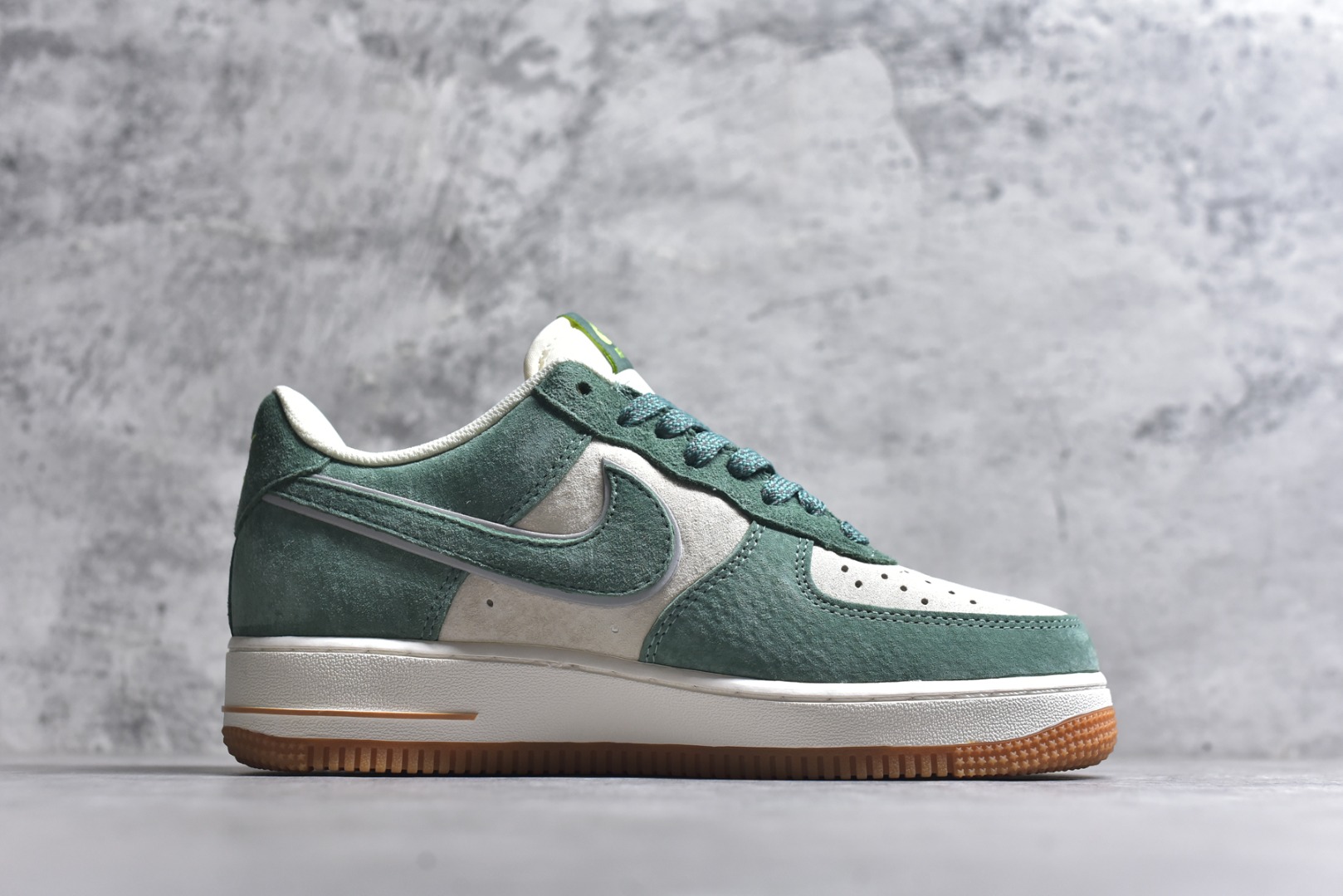 图片[3]-#Air Force 1 \’07 Low 阿基拉 原楦头原纸板 打造纯正空军版型 #专注外贸渠道 全掌内置蜂窝气垫 #原盒配件 原厂中底钢印、拉帮完美 官方同步上架 货号：CV0820-405 尺码：36 36.5 37.5 38 38.5 39 40 40.5 41 42 42.5 43 44 44.5 45-选品中心