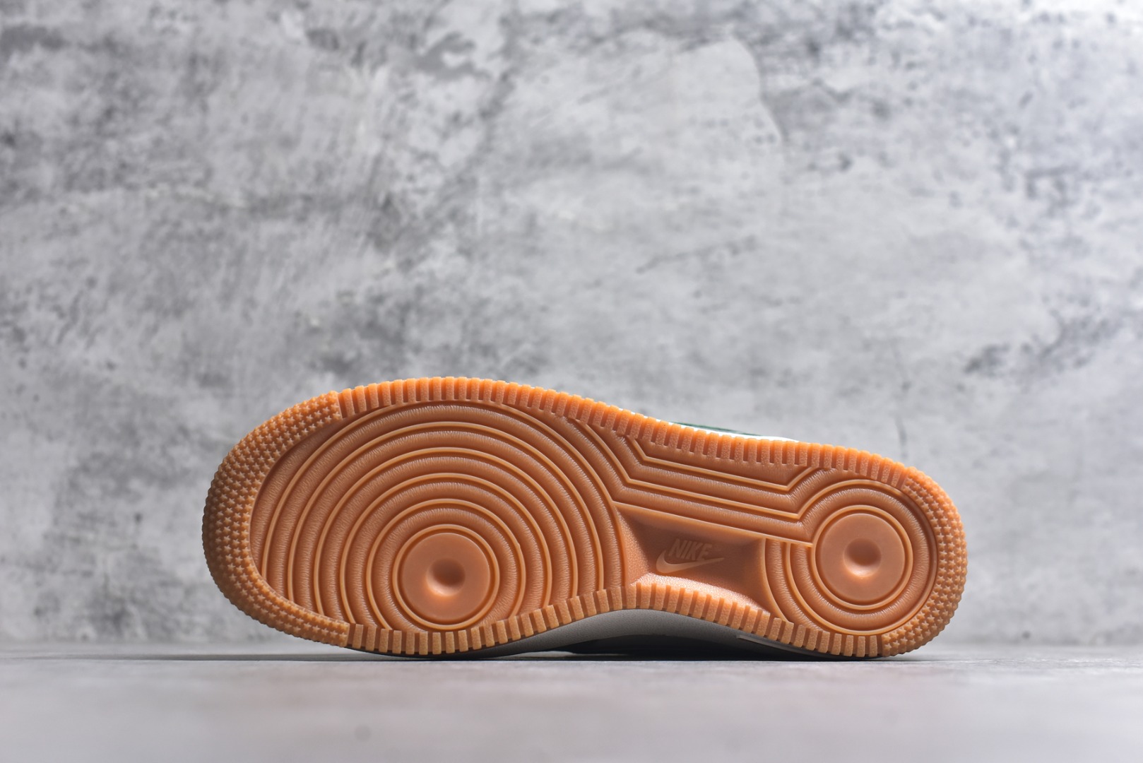 图片[6]-#Air Force 1 \’07 Low 阿基拉 原楦头原纸板 打造纯正空军版型 #专注外贸渠道 全掌内置蜂窝气垫 #原盒配件 原厂中底钢印、拉帮完美 官方同步上架 货号：CV0820-405 尺码：36 36.5 37.5 38 38.5 39 40 40.5 41 42 42.5 43 44 44.5 45-选品中心