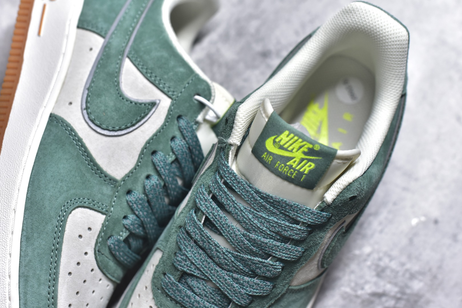 图片[9]-#Air Force 1 \’07 Low 阿基拉 原楦头原纸板 打造纯正空军版型 #专注外贸渠道 全掌内置蜂窝气垫 #原盒配件 原厂中底钢印、拉帮完美 官方同步上架 货号：CV0820-405 尺码：36 36.5 37.5 38 38.5 39 40 40.5 41 42 42.5 43 44 44.5 45-选品中心