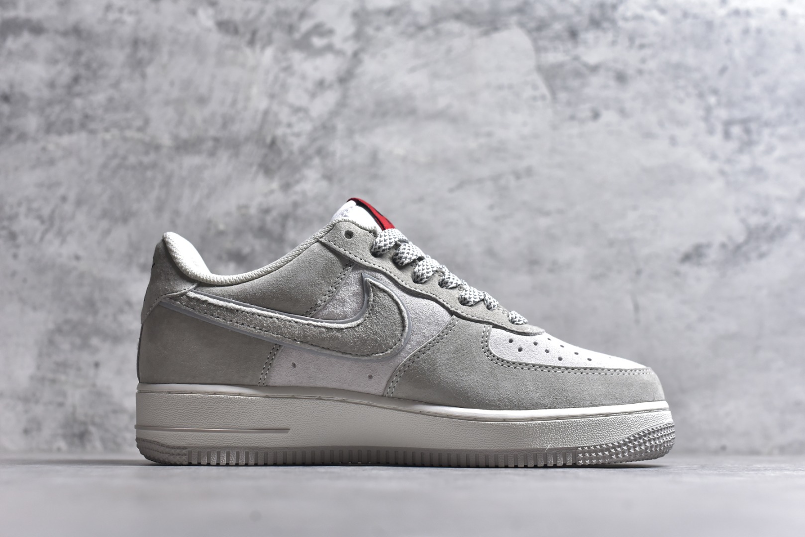 图片[3]-#Air Force 1 \’07 Low 阿基拉 原楦头原纸板 打造纯正空军版型 #专注外贸渠道 全掌内置蜂窝气垫 #原盒配件 原厂中底钢印、拉帮完美 官方同步上架 货号：PA0820-273 尺码：36 36.5 37.5 38 38.5 39 40 40.5 41 42 42.5 43 44 44.5 45-选品中心