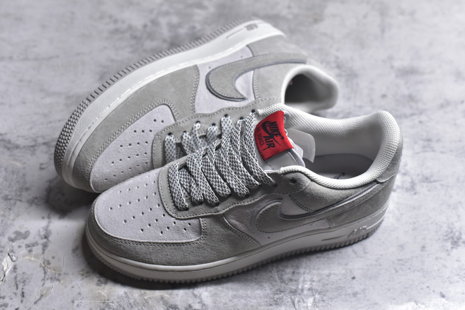 图片[7]-#Air Force 1 \’07 Low 阿基拉 原楦头原纸板 打造纯正空军版型 #专注外贸渠道 全掌内置蜂窝气垫 #原盒配件 原厂中底钢印、拉帮完美 官方同步上架 货号：PA0820-273 尺码：36 36.5 37.5 38 38.5 39 40 40.5 41 42 42.5 43 44 44.5 45-选品中心