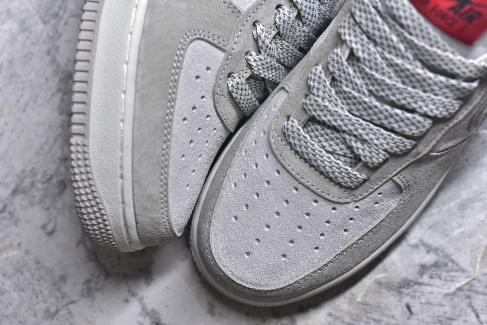 图片[8]-#Air Force 1 \’07 Low 阿基拉 原楦头原纸板 打造纯正空军版型 #专注外贸渠道 全掌内置蜂窝气垫 #原盒配件 原厂中底钢印、拉帮完美 官方同步上架 货号：PA0820-273 尺码：36 36.5 37.5 38 38.5 39 40 40.5 41 42 42.5 43 44 44.5 45-选品中心