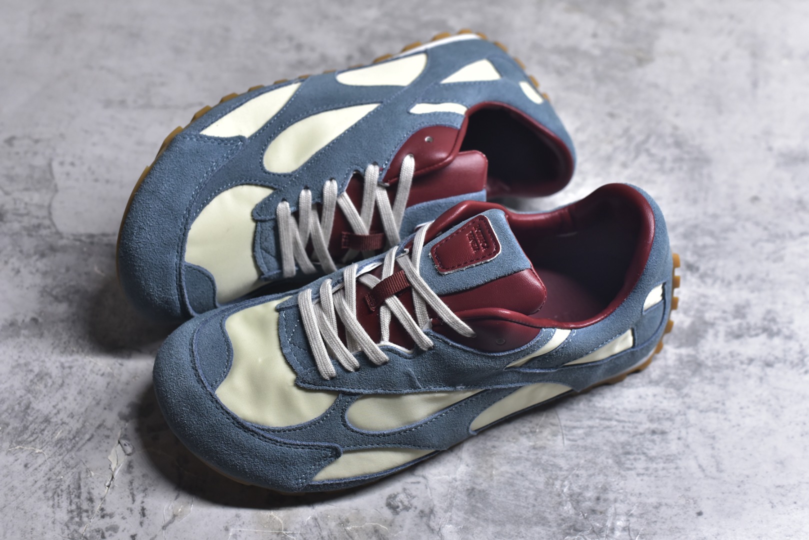 图片[7]-#BOTTEGA VENETA Orbit Runner BV葆蝶家时尚休闲情侣阿甘鞋 原版开发 一比一打造 相似度百分之99以上 市场一梯队级别品质 区别市场任何标文顶级品质版本 采用轻质科技网布面料 搭配几何图案设计橡胶外底 王炸系列 高版本 认准套包工艺 实际增高很多哦 还是一样显腿细非常nice 耐玩耐造 对标对版 套包鞋工艺 认准高版本 大底选用拼色TPU大底 配置原版包装 尺码：36 37 38 39 40 41 42 43 44 45 46 47-选品中心