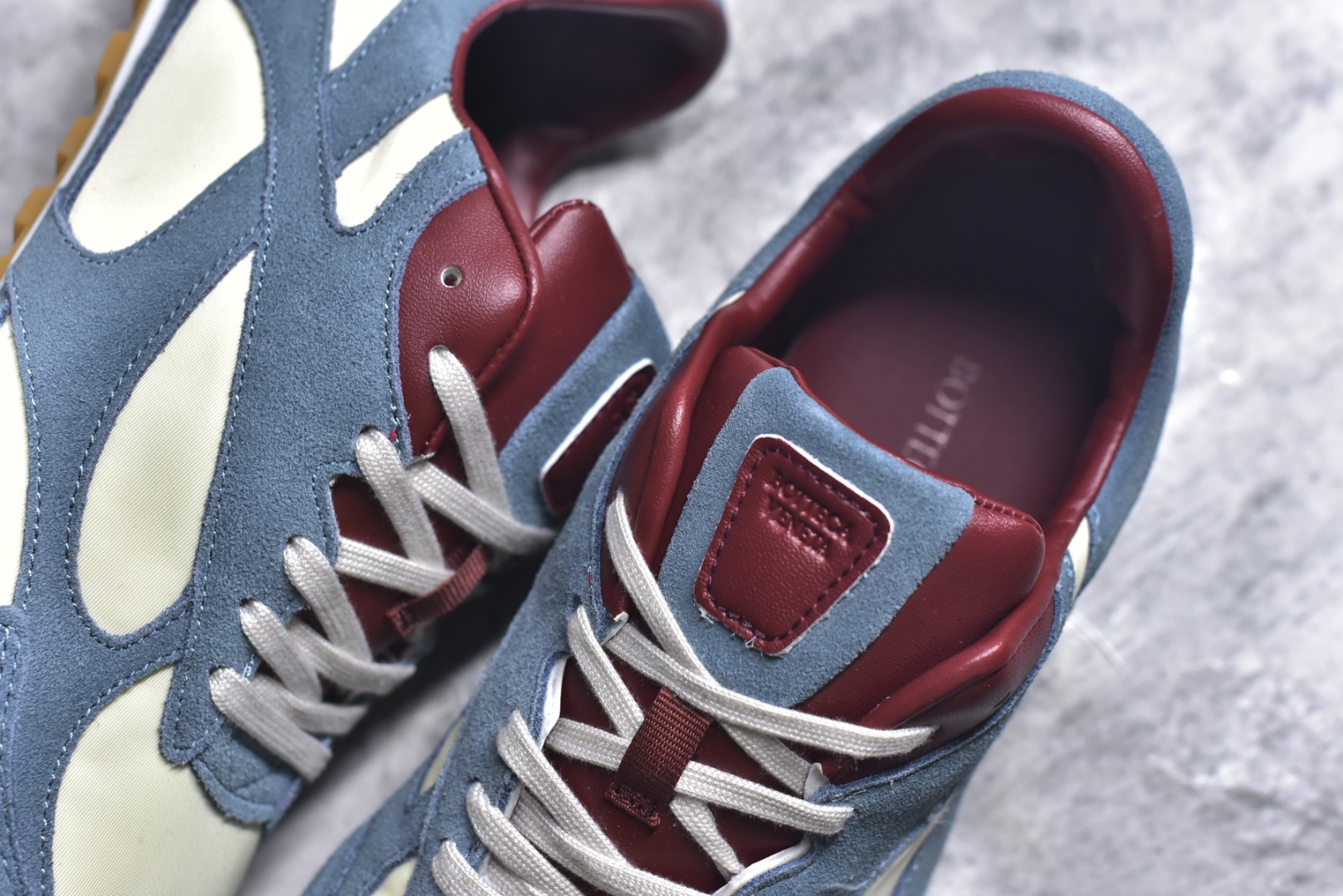 图片[9]-#BOTTEGA VENETA Orbit Runner BV葆蝶家时尚休闲情侣阿甘鞋 原版开发 一比一打造 相似度百分之99以上 市场一梯队级别品质 区别市场任何标文顶级品质版本 采用轻质科技网布面料 搭配几何图案设计橡胶外底 王炸系列 高版本 认准套包工艺 实际增高很多哦 还是一样显腿细非常nice 耐玩耐造 对标对版 套包鞋工艺 认准高版本 大底选用拼色TPU大底 配置原版包装 尺码：36 37 38 39 40 41 42 43 44 45 46 47-选品中心