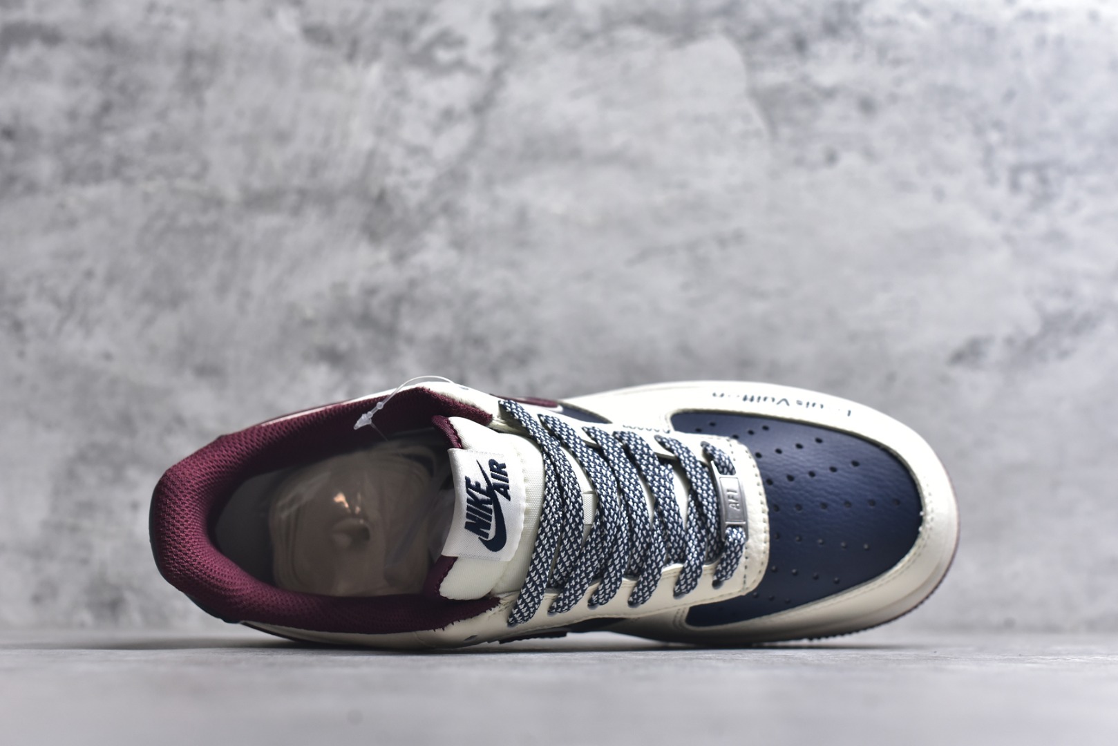 图片[4]-#海外限量发售！公司级NIke Air Force 1 \’07 Low “LV联名-蓝红拼接”空军一号 低帮 运动鞋 休闲鞋 折边针车 工艺难度大 原楦头原纸板 原装鞋盒 定制五金配件 内置全掌气垫 原厂鞋底 货号：JP8028-069 尺码：36 36.5 37.5 38 38.5 39 40 40.5 41 42 42.5 43 44 44.5 45-选品中心