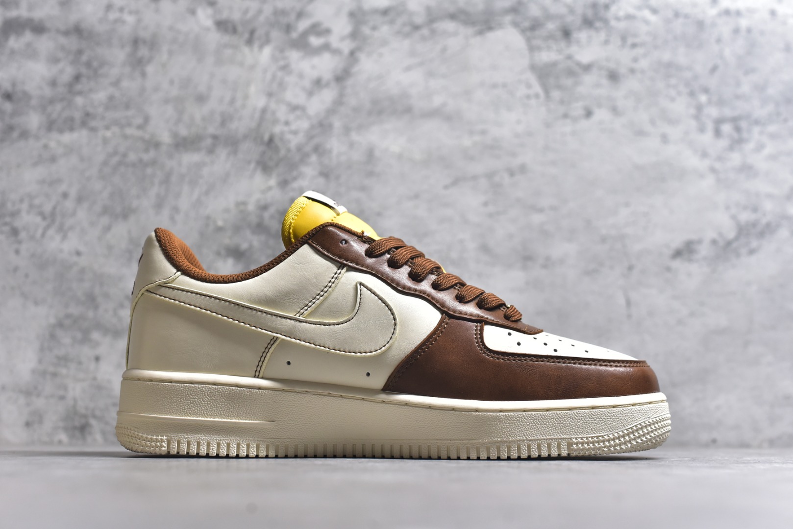 图片[3]-#海外限量发售！公司级NIke Air Force 1 \’07 Low “LV联名–奶白咖棕” 空军一号低帮 运动鞋 休闲鞋 折边针车 工艺难度大 原楦头原纸板 高端定制鞋盒 原厂鞋底 超高清洁度 细节完美 货号：IH1817-800 尺码：36 36.5 37.5 38 38.5 39 40 40.5 41 42 42.5 43 44 44.5 45-选品中心