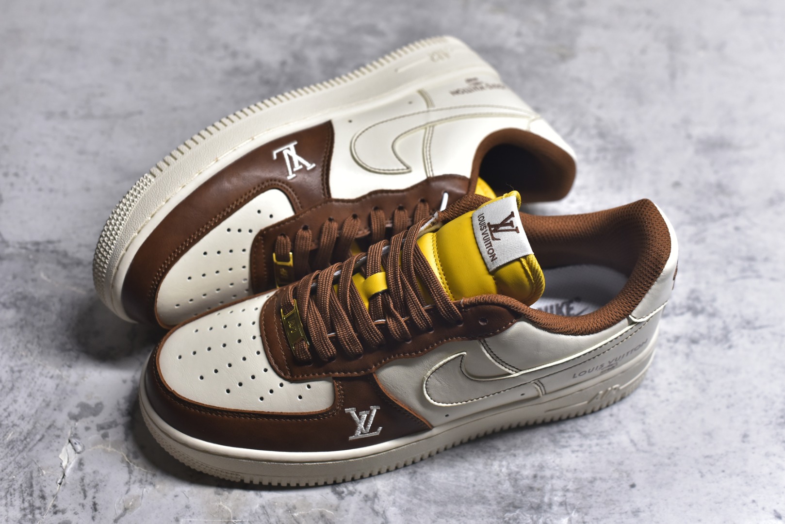 图片[7]-#海外限量发售！公司级NIke Air Force 1 \’07 Low “LV联名–奶白咖棕” 空军一号低帮 运动鞋 休闲鞋 折边针车 工艺难度大 原楦头原纸板 高端定制鞋盒 原厂鞋底 超高清洁度 细节完美 货号：IH1817-800 尺码：36 36.5 37.5 38 38.5 39 40 40.5 41 42 42.5 43 44 44.5 45-选品中心