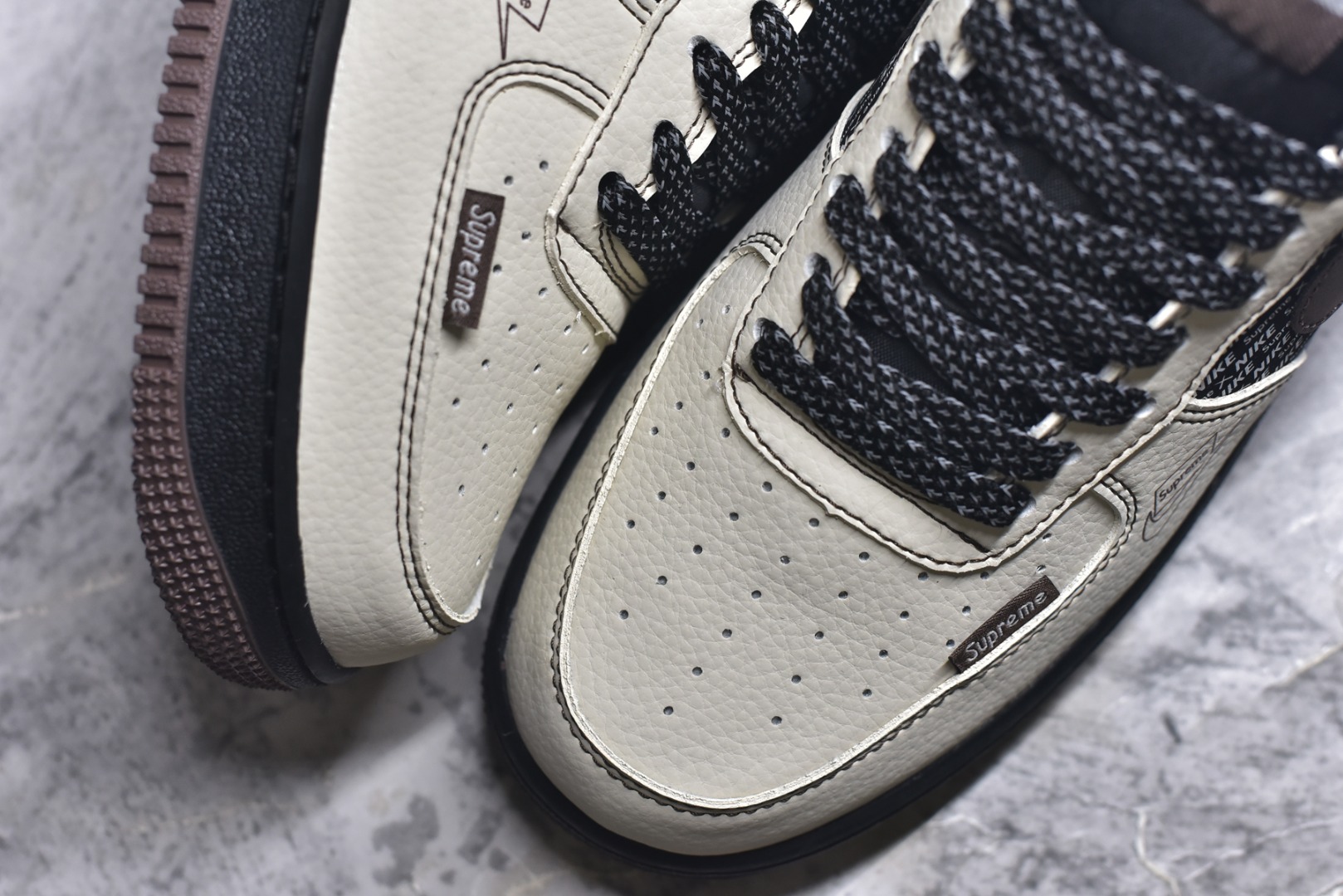 图片[8]-#海外爆款限量发售！高端定制Nike Air Force 1 \’07 Low “Superme联名—— 米白黑棕” 高端定制 低帮休闲板鞋 定制鞋盒 大厂纯原品质出货 超高清洁度 皮料切割干净无任何毛边 细节完美 货号：KD1688-004 尺码：36 36.5 37.5 38 38.5 39 40 40.5 41 42 42.5 43 44 44.5 45-选品中心
