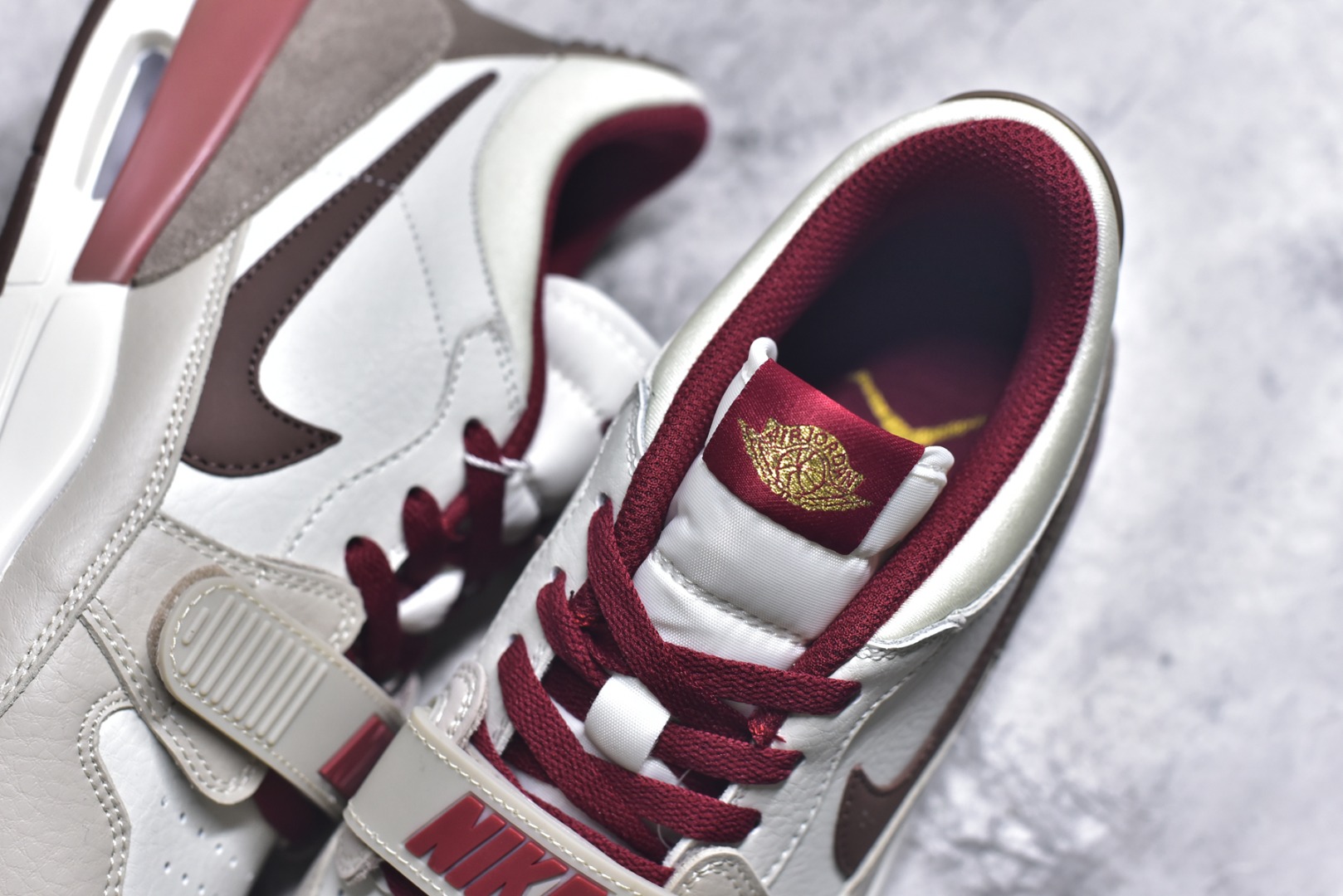 图片[9]-#Nike Air Jordan Legacy 312 全新配色 Air Jordan Legacy 312 作为 Jordan Brand 旗下较为成功的杂交混血鞋款，由 Jordan 品牌联合街头潮流设计师 Don C 共同打造，而 312 正是芝加哥的区号，用来表达对乔丹家乡芝加哥的热爱和留恋。同时融合了Air Jordan 1，Air Jordan 3，Air Alpha Force Low中的经典设计元素进行重新的组合，使得经典鞋款元素焕发出全新的魅力。经典无须赘述，白红搭配的Chicago配色是为Air Jordan系列里无可争议的C位配色货号：IQ9783 121 尺码：36-46-选品中心