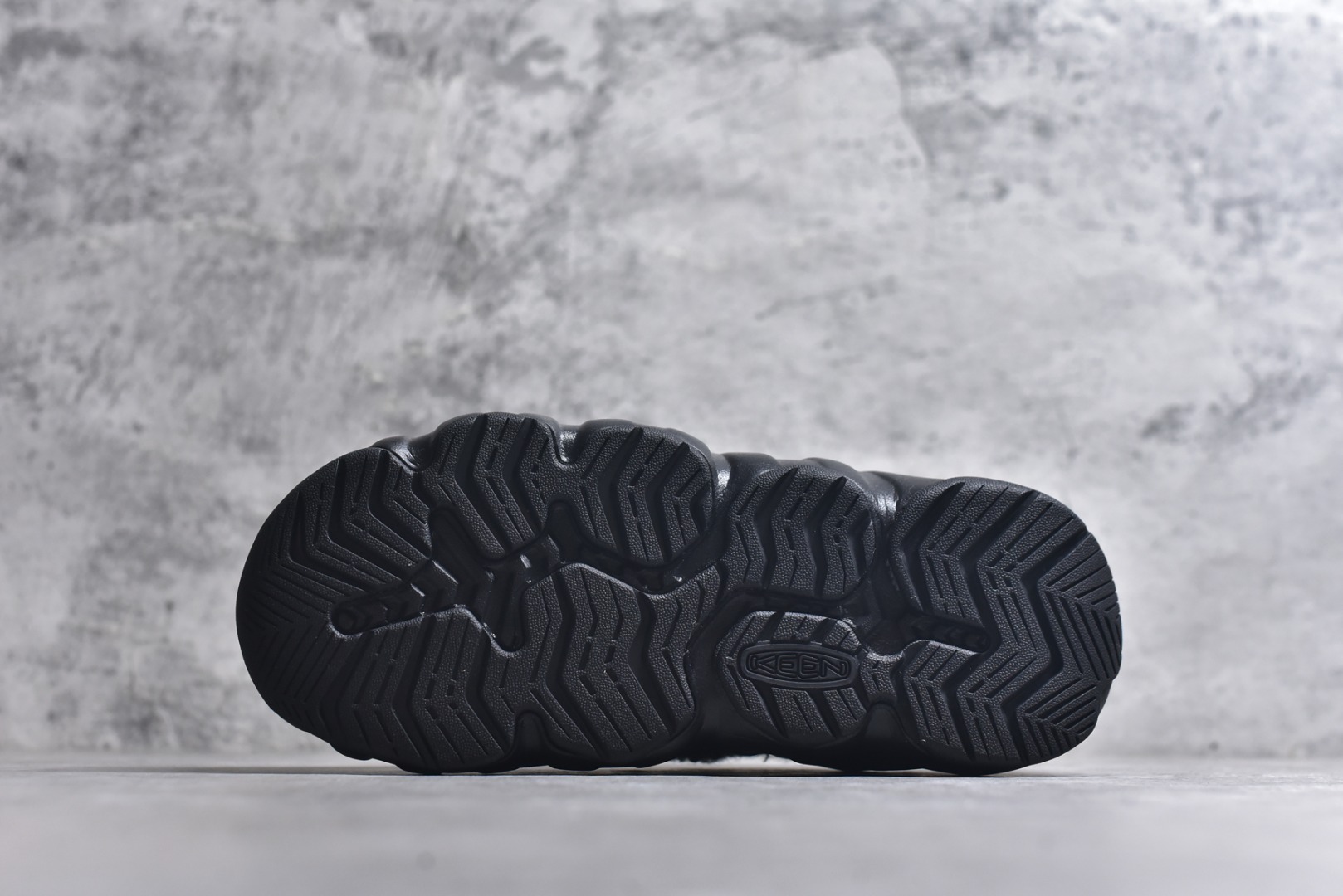 图片[6]-#KEEN Hypowser 包头拖鞋 全新勃肯鞋 采用毛绒鞋面材质 搭配可调节系带系统 泡沫中底搭载多向凸起纹路大底 提供轻盈穿着体验 增加防滑耐磨性能 为不同环境保驾护航 尺码：35.5-45-选品中心