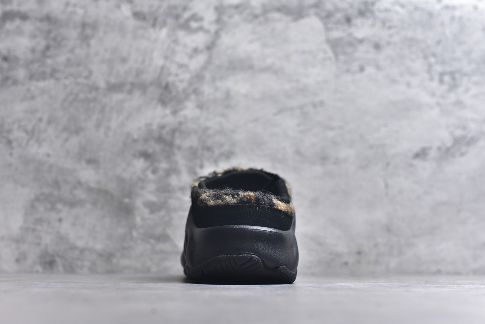 图片[5]-#KEEN Hypowser 包头拖鞋 全新勃肯鞋 采用毛绒鞋面材质 搭配可调节系带系统 泡沫中底搭载多向凸起纹路大底 提供轻盈穿着体验 增加防滑耐磨性能 为不同环境保驾护航 尺码：35.5-45-选品中心