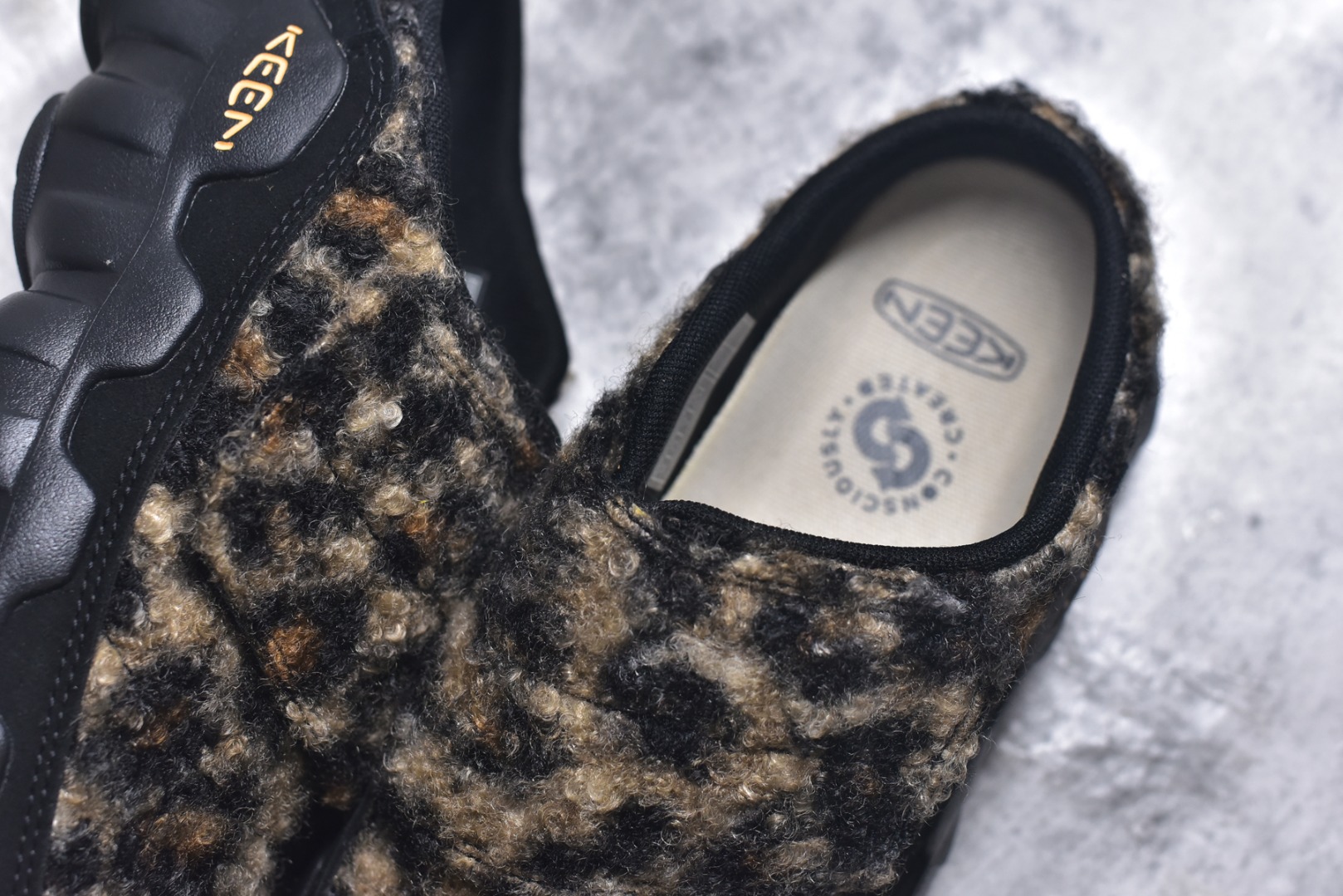 图片[9]-#KEEN Hypowser 包头拖鞋 全新勃肯鞋 采用毛绒鞋面材质 搭配可调节系带系统 泡沫中底搭载多向凸起纹路大底 提供轻盈穿着体验 增加防滑耐磨性能 为不同环境保驾护航 尺码：35.5-45-选品中心