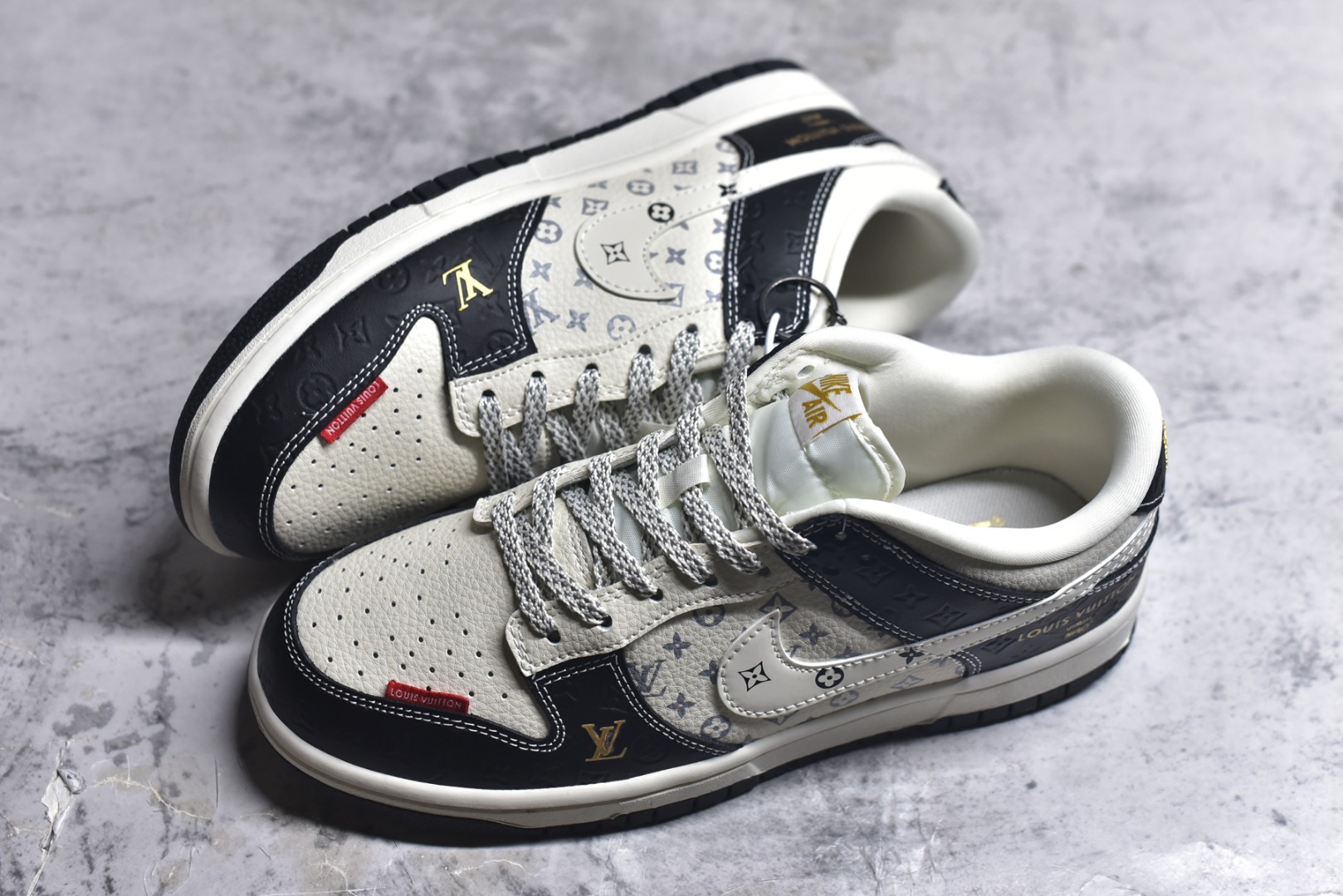 图片[7]-#海外爆款限量发售！Nike SB Dunk Low“ LV联名—米黑金标” 周年高端定制 低帮休闲板鞋 定制鞋盒 大厂纯原品质出货 超高清洁度 皮料切割干净无任何毛边 细节完美 货号：MN1688-106 尺码：36 36.5 37.5 38 38.5 39 40 40.5 41 42 42.5 43 44 44.5 45-选品中心