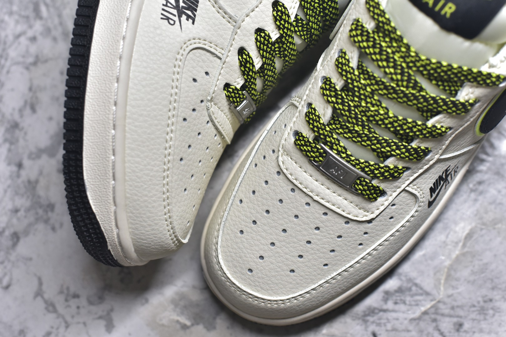 图片[8]-#海外限量发售！公司级Nike Air Force 1 \’07 Low “OFF-WHITE联名——双拼米黑绿”空军一号 低帮 运动鞋 休闲鞋 折边针车 工艺难度大 原楦头原纸板 原装鞋盒 定制五金配件 内置全掌气垫 原厂鞋底 货号：QW5836-023 尺码：36 36.5 37.5 38 38.5 39 40 40.5 41 42 42.5 43 44 44.5 45-选品中心