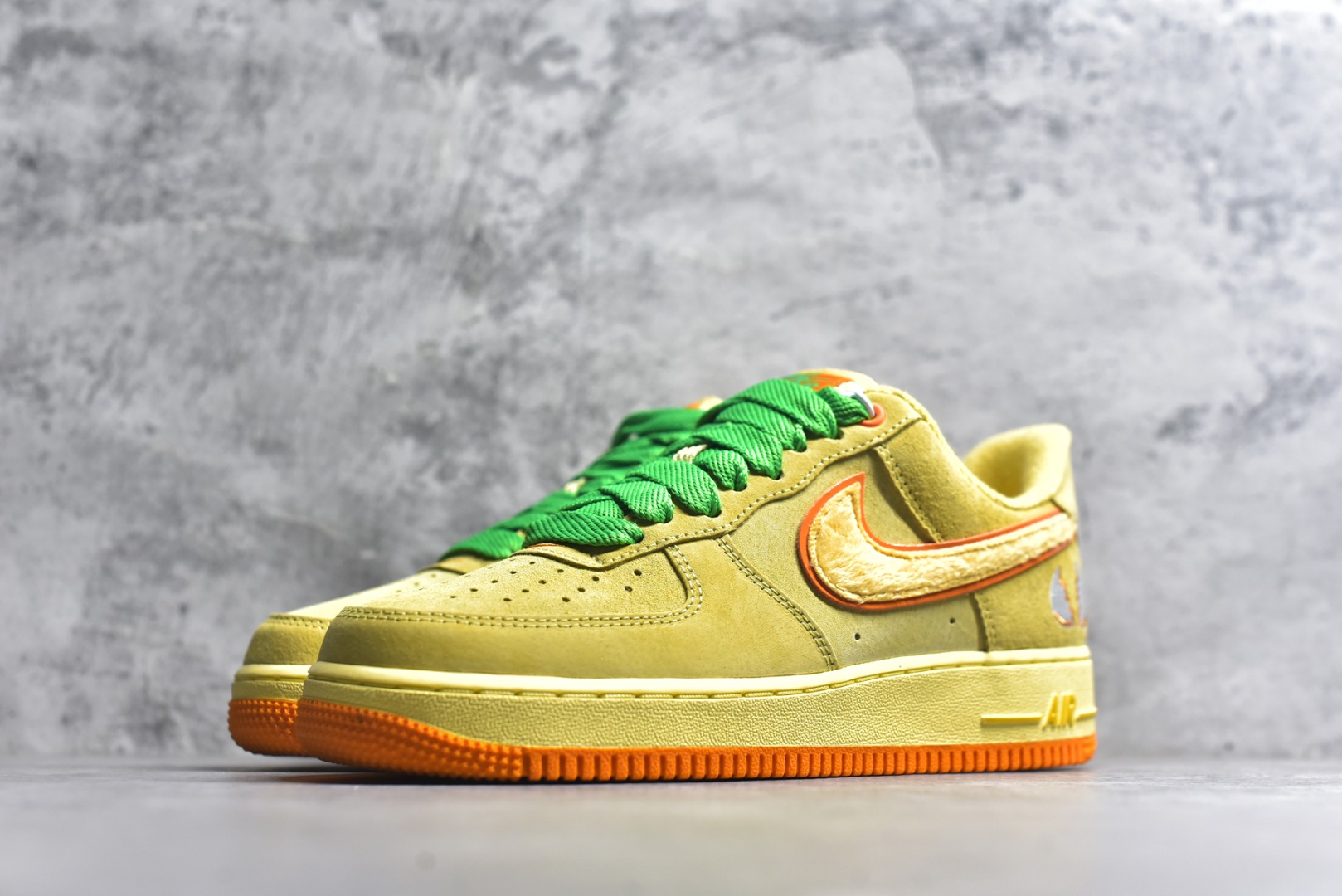 图片[2]-#NK Air Force 1´07 Low 空军一号低帮百搭休闲运动板鞋 IU7612-700 柔软、弹性十足的缓震性能和出色的中底设计 横跨复古与现代的外型结合 造就出风靡全球 三十多年的Force 1 直到今天还深受青睐 实拍调校N版已经零色差零失真 百分百还原实物色彩所见即所得 不存在货不对板色差等低级问题 选购参考实物拍摄 不混卖不参货 只用心做好货严格选品 承诺混一赔十 尺码：36 36.5 37.5 38 38.5 39 40 40.5 41 42 42.5 43 44 44.5 45-选品中心
