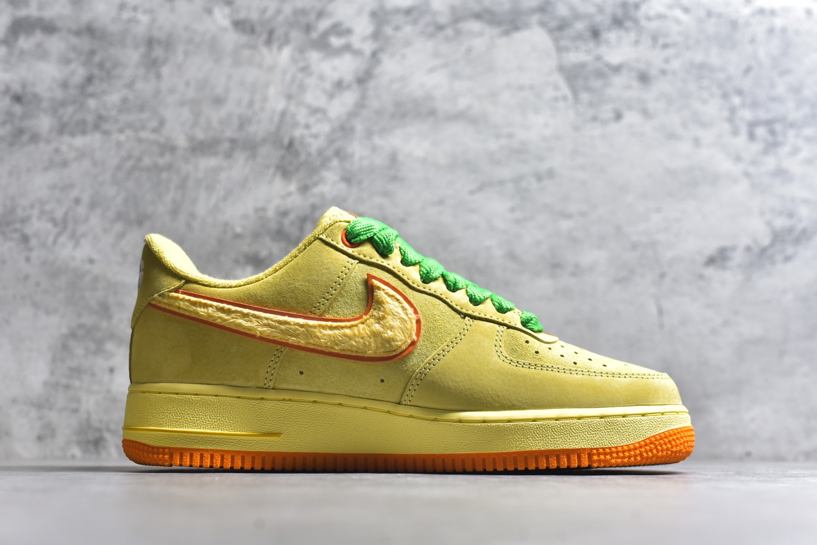图片[3]-#NK Air Force 1´07 Low 空军一号低帮百搭休闲运动板鞋 IU7612-700 柔软、弹性十足的缓震性能和出色的中底设计 横跨复古与现代的外型结合 造就出风靡全球 三十多年的Force 1 直到今天还深受青睐 实拍调校N版已经零色差零失真 百分百还原实物色彩所见即所得 不存在货不对板色差等低级问题 选购参考实物拍摄 不混卖不参货 只用心做好货严格选品 承诺混一赔十 尺码：36 36.5 37.5 38 38.5 39 40 40.5 41 42 42.5 43 44 44.5 45-选品中心