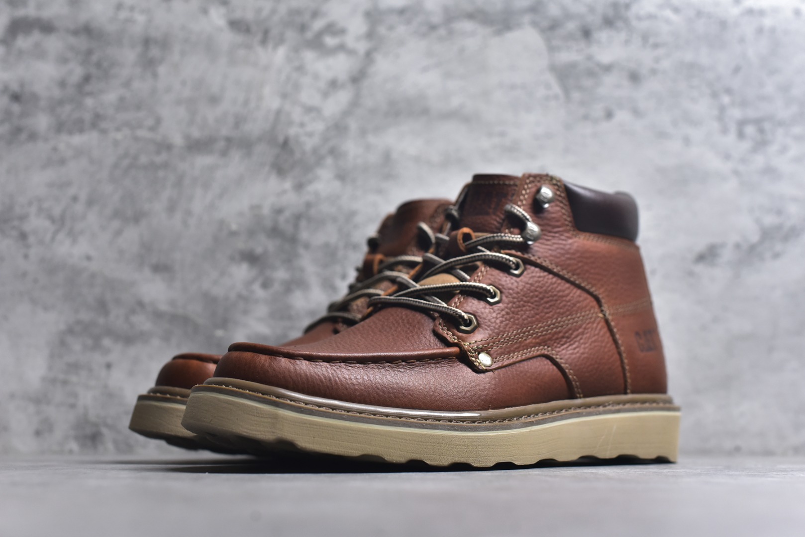 图片[2]-#天猫同款CAT/卡特723600户外工装轻底中帮休闲马丁靴系列 广东大厂品质 全新工艺升级 全鞋摔花进口牛皮材料 大底到五金都是代工厂原材料制作 同原版固特异永不开胶工艺 好货不杀猪 首单质量严格把控 全网独家首发 品质毋庸置疑 全套官网统一包装 今年冬季防寒户外专用 日常随意搭配 尺码：39 40 41 42 43 44（皮鞋码）-选品中心