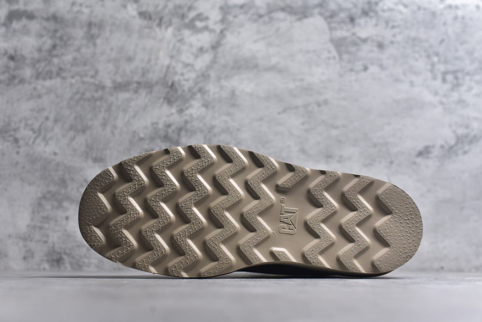 图片[6]-#天猫同款CAT/卡特723600户外工装轻底中帮休闲马丁靴系列 广东大厂品质 全新工艺升级 全鞋摔花进口牛皮材料 大底到五金都是代工厂原材料制作 同原版固特异永不开胶工艺 好货不杀猪 首单质量严格把控 全网独家首发 品质毋庸置疑 全套官网统一包装 今年冬季防寒户外专用 日常随意搭配 尺码：39 40 41 42 43 44（皮鞋码）-选品中心